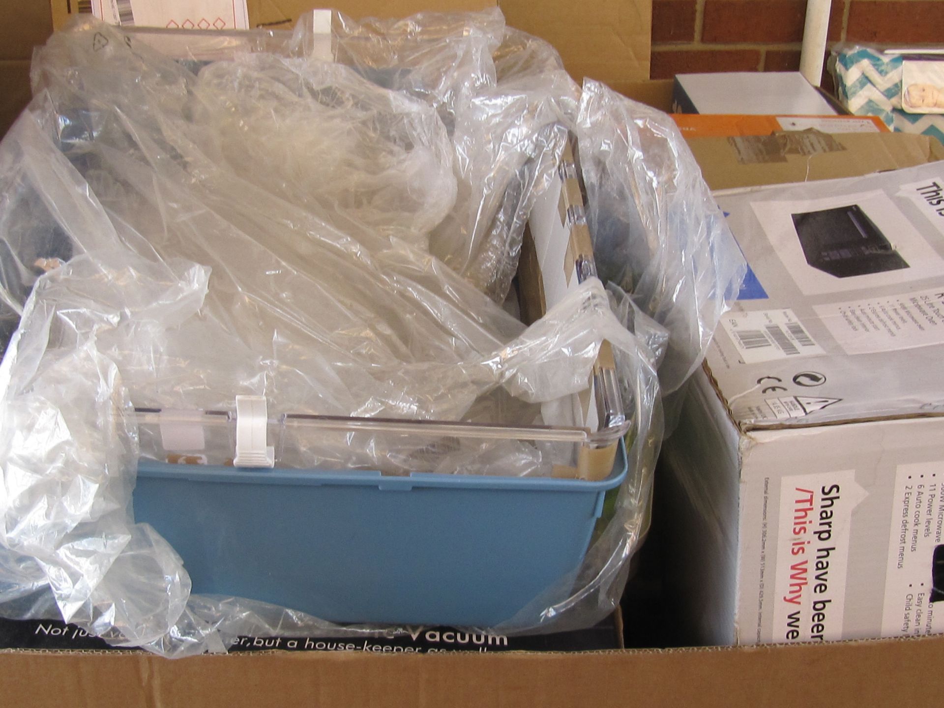 Pallet of Small appliances & Misc items. (Ref C) - Image 7 of 8