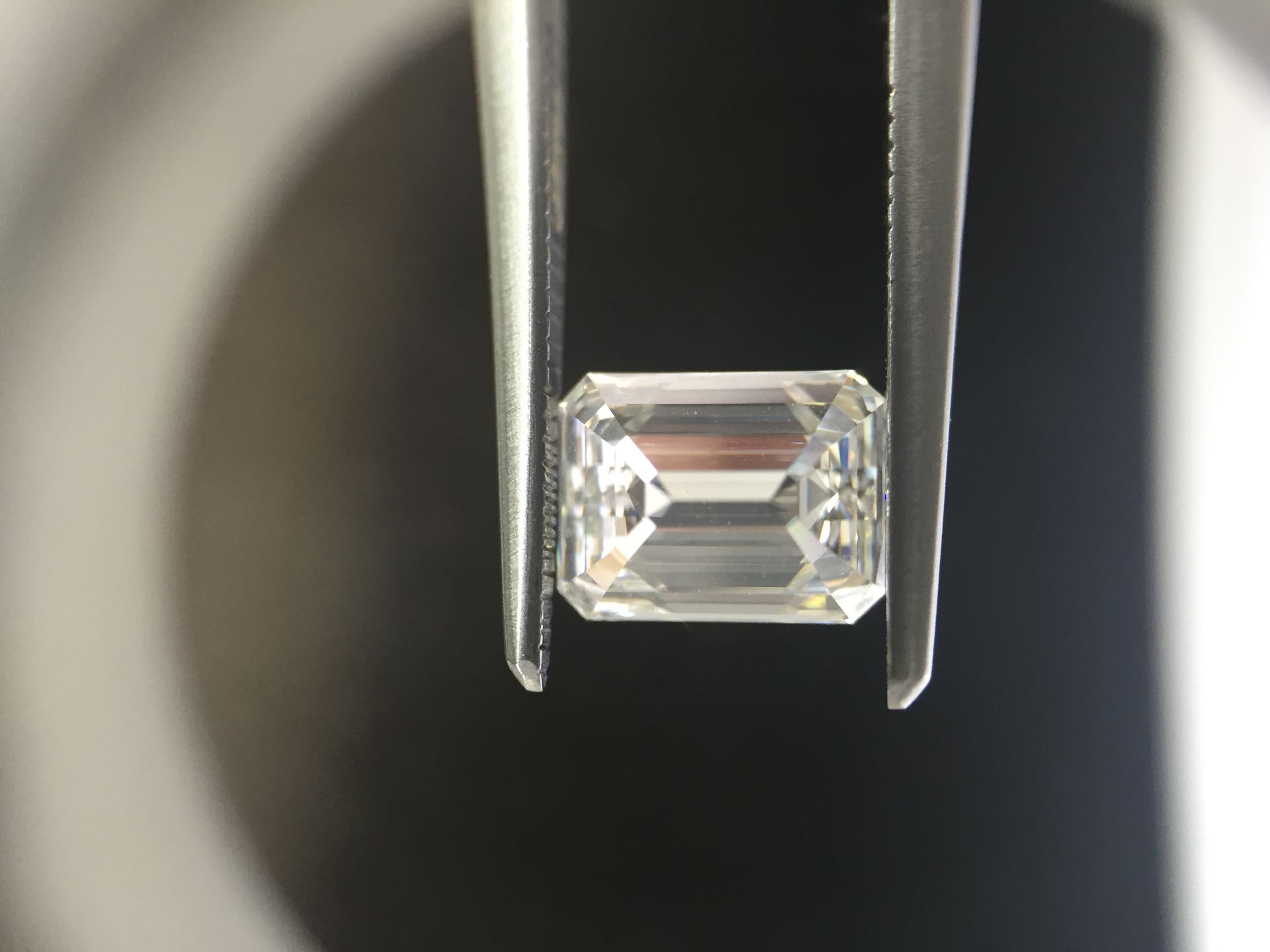 1.00ct emerald cut diamond. F colour, vs2 clarity. 6.80 x 5.23 X 3.16mm. GIA certificate _ - Image 2 of 5
