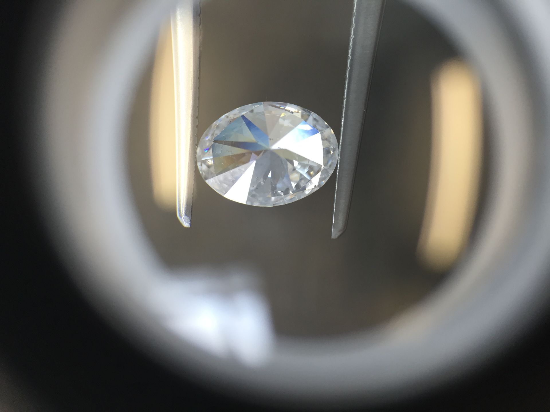 1.06ct oval cut diamond. D colour, SI2 clarity. GIA certification _ 1238914844. 8.04 x 5.96 x 3. - Image 2 of 5