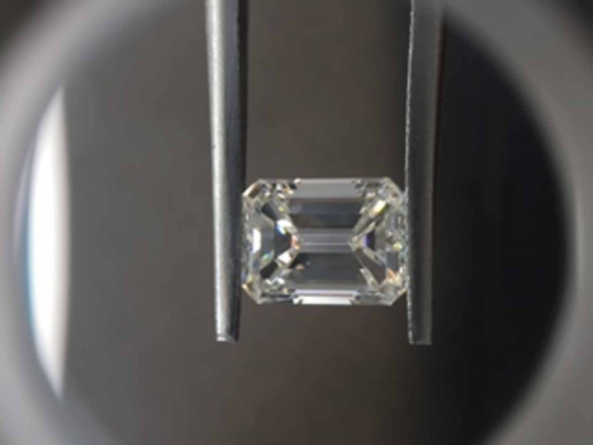 1.72ct emerald cut diamond. G colour, vs1 clarity. 7.99 x 6.09 x 4.08mm. GIA certificate 1223491136_