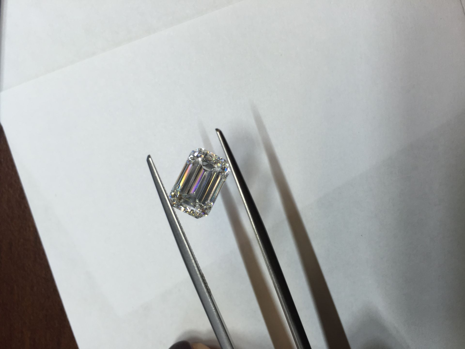 3.02ct emerald cut diamond. G colour, vvs1 clarity. 9.71 x 6.51 x 5.03mm. IGI certificate _ - Image 3 of 5