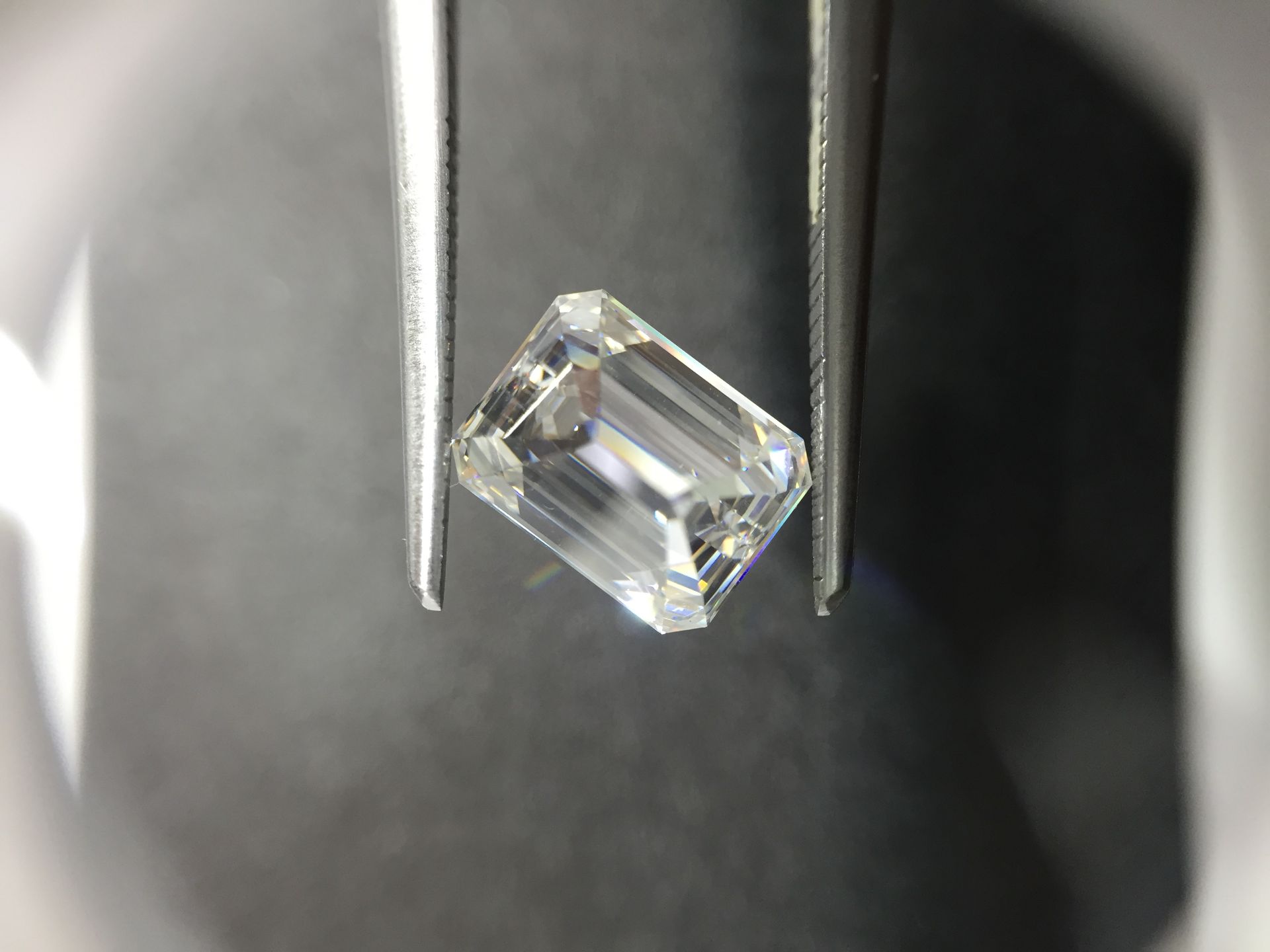 1.72ct emerald cut diamond. G colour, vs1 clarity. 7.99 x 6.09 x 4.08mm. GIA certificate 1223491136_ - Image 2 of 5