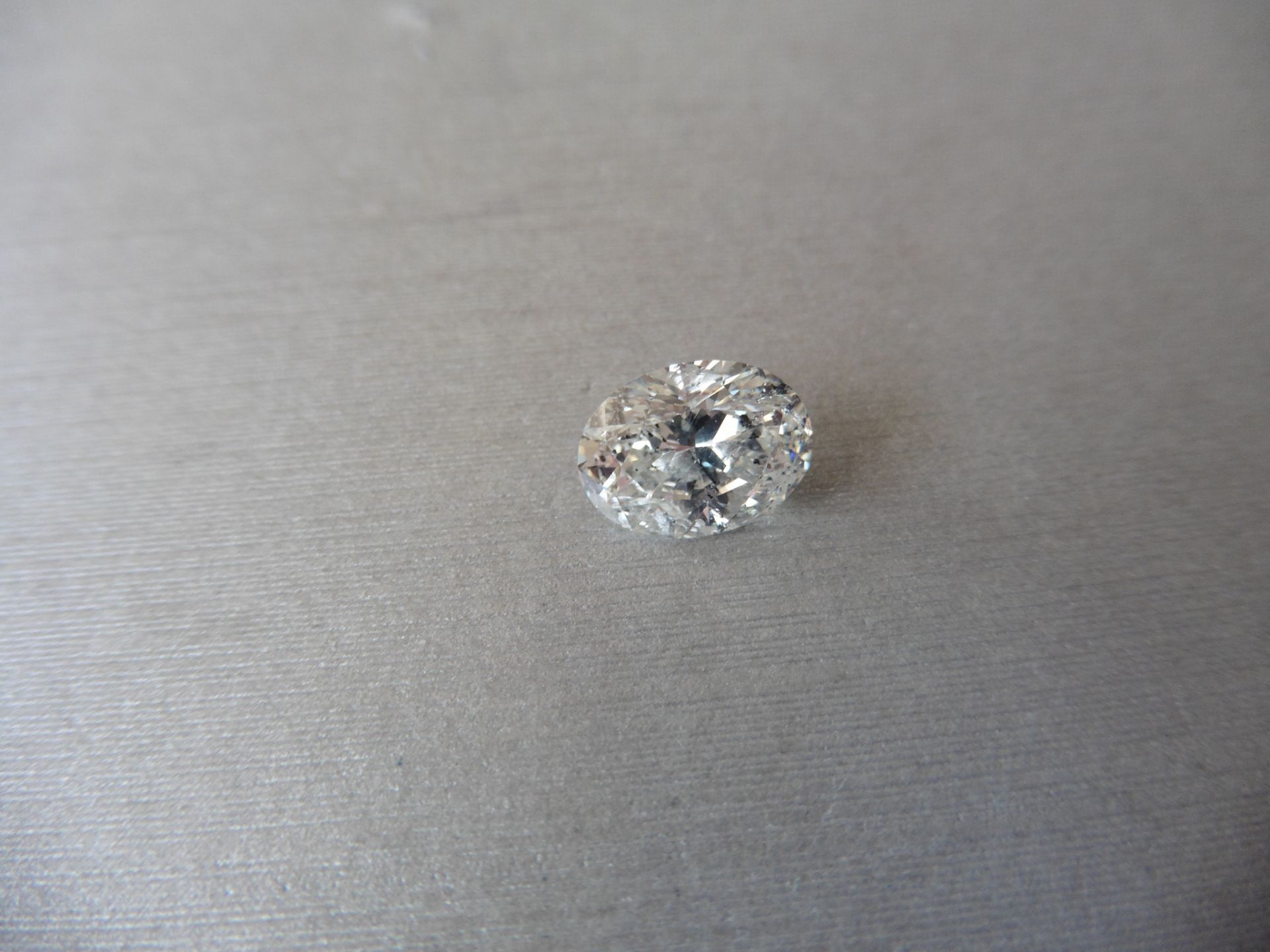 3.01ct single oval cut diamond. H colour and si3-I1 clarity. Ideal for ring mounting. Valued at £ - Bild 4 aus 4