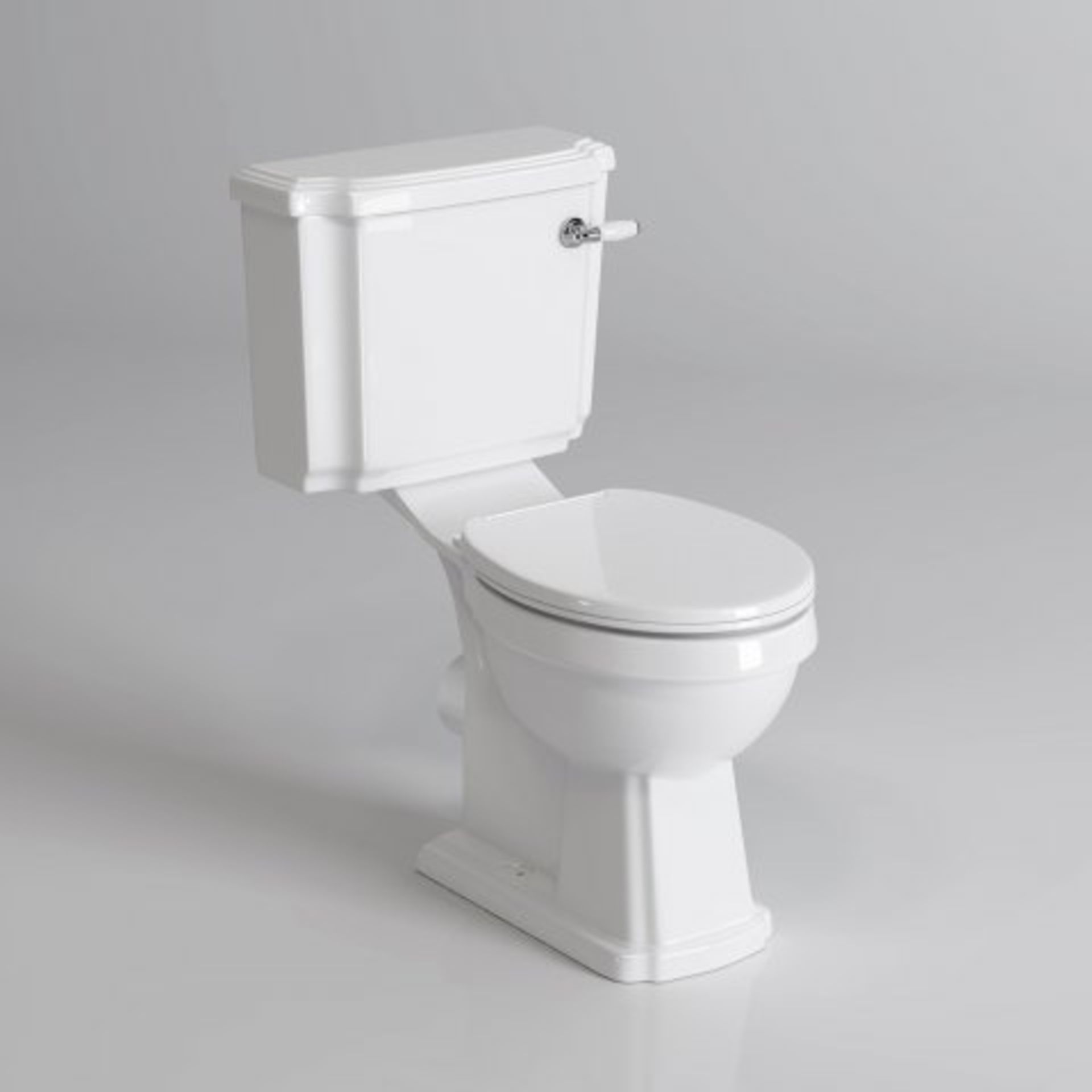 (I19) Georgia II II Traditional Close Coupled Toilet & Cistern - White Seat This classic close - Image 2 of 3