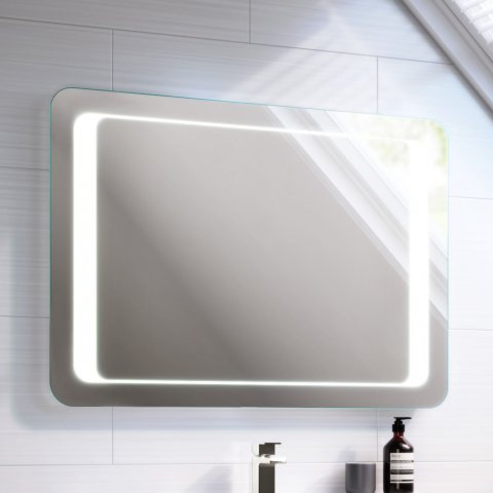 (N5) 900x650mm Quasar Illuminated LED Mirror. RRP £349.99. Energy efficient LED lighting with IP44 - Image 3 of 5