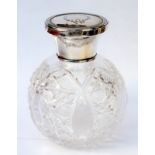 Mappin & Webb Scent bottle in crystal and silver, hallmarks showing Sheffield 1928   Mappin & Webb