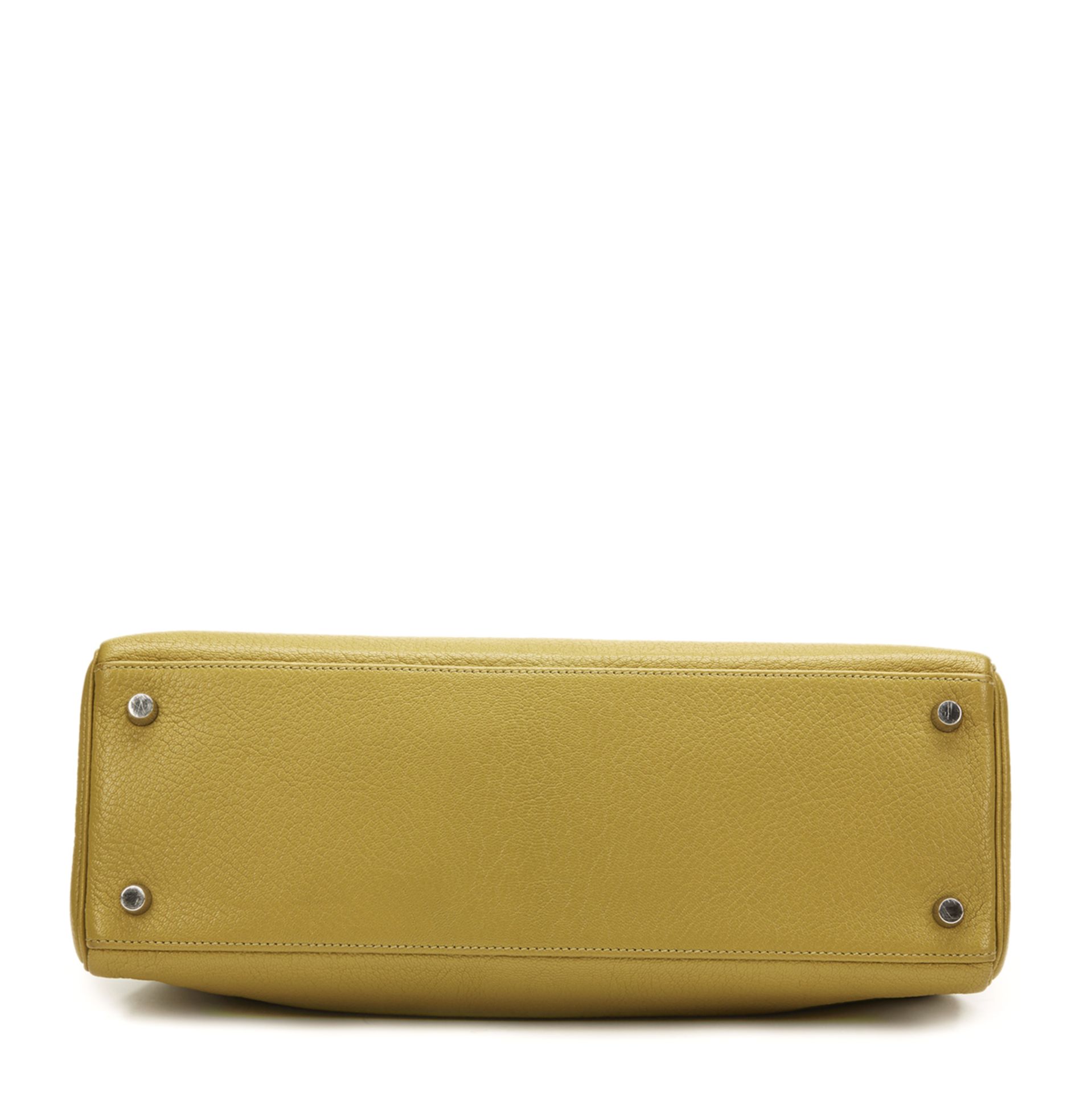 HERMES Kelly 32cm , - Chartreuse Chevre Mysore Leather Kelly 32cm Retourne   TYPE Tote, Shoulder - Image 5 of 14