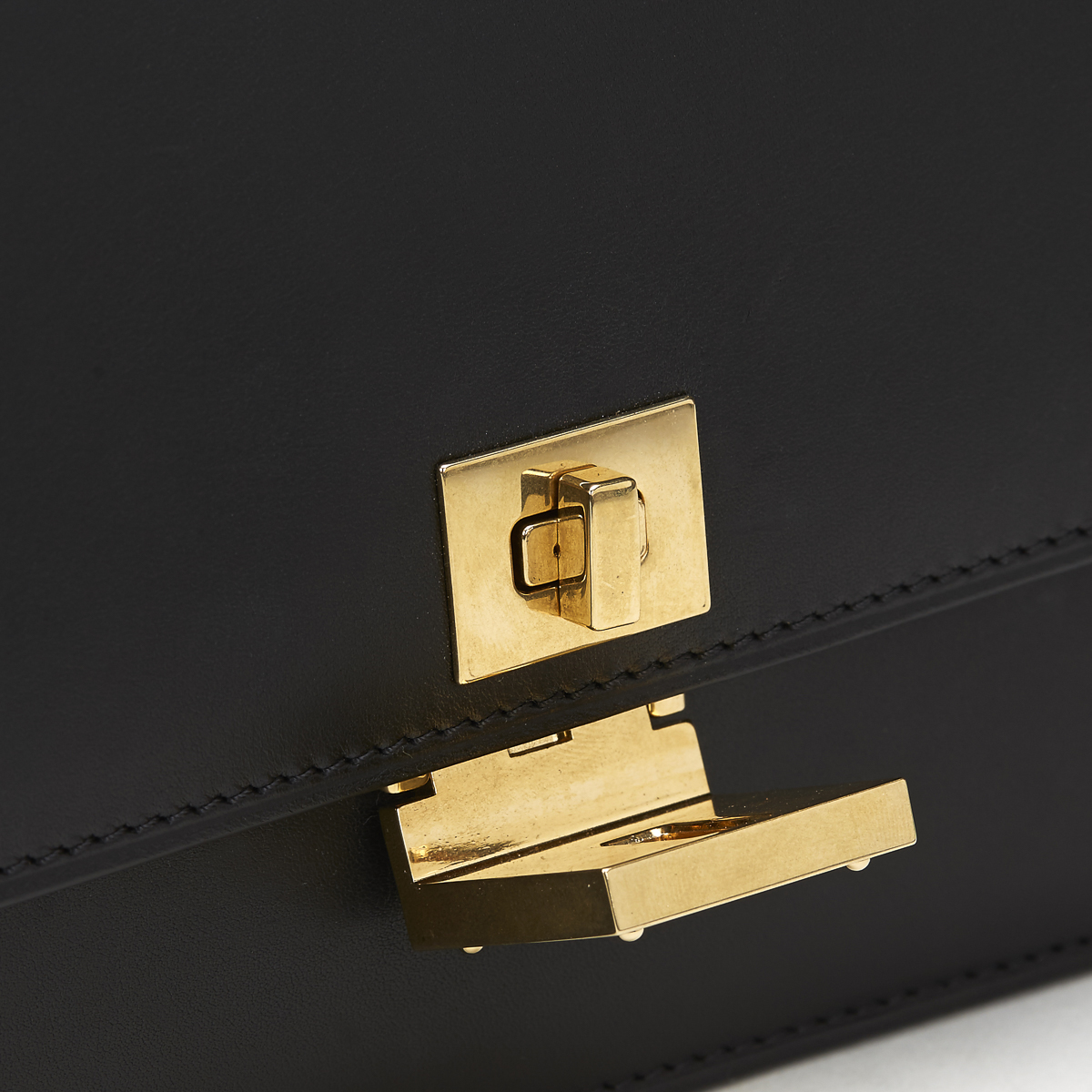 CELINE Case Flap Bag , - Black Smooth Leather Case Flap Bag   TYPE Shoulder SERIAL NUMBER F-CE- - Image 7 of 12