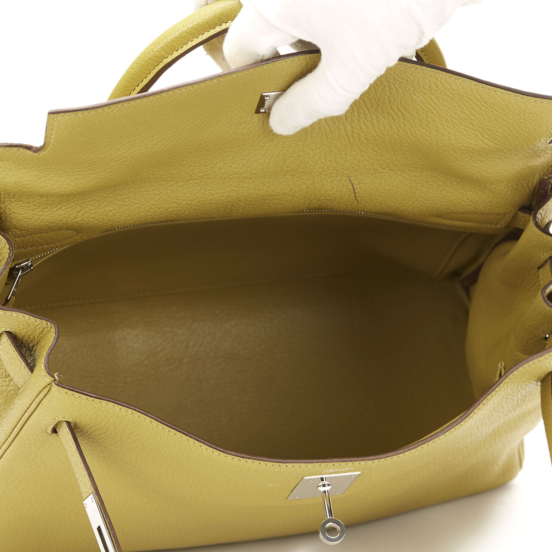 HERMES Kelly 32cm , - Chartreuse Chevre Mysore Leather Kelly 32cm Retourne   TYPE Tote, Shoulder - Image 9 of 14