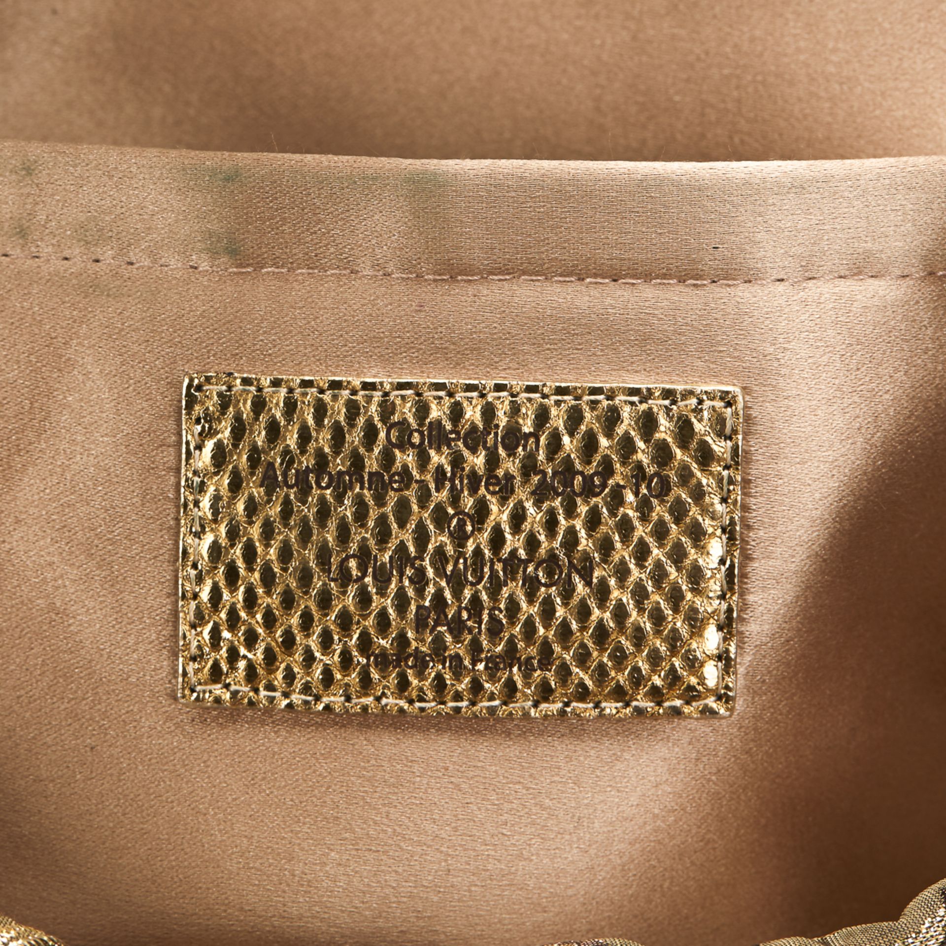 LOUIS VUITTON Thalie , - Gold Monogram Brocade Thalie Clutch   TYPE Clutch SERIAL NUMBER TH3009 YEAR - Bild 9 aus 10