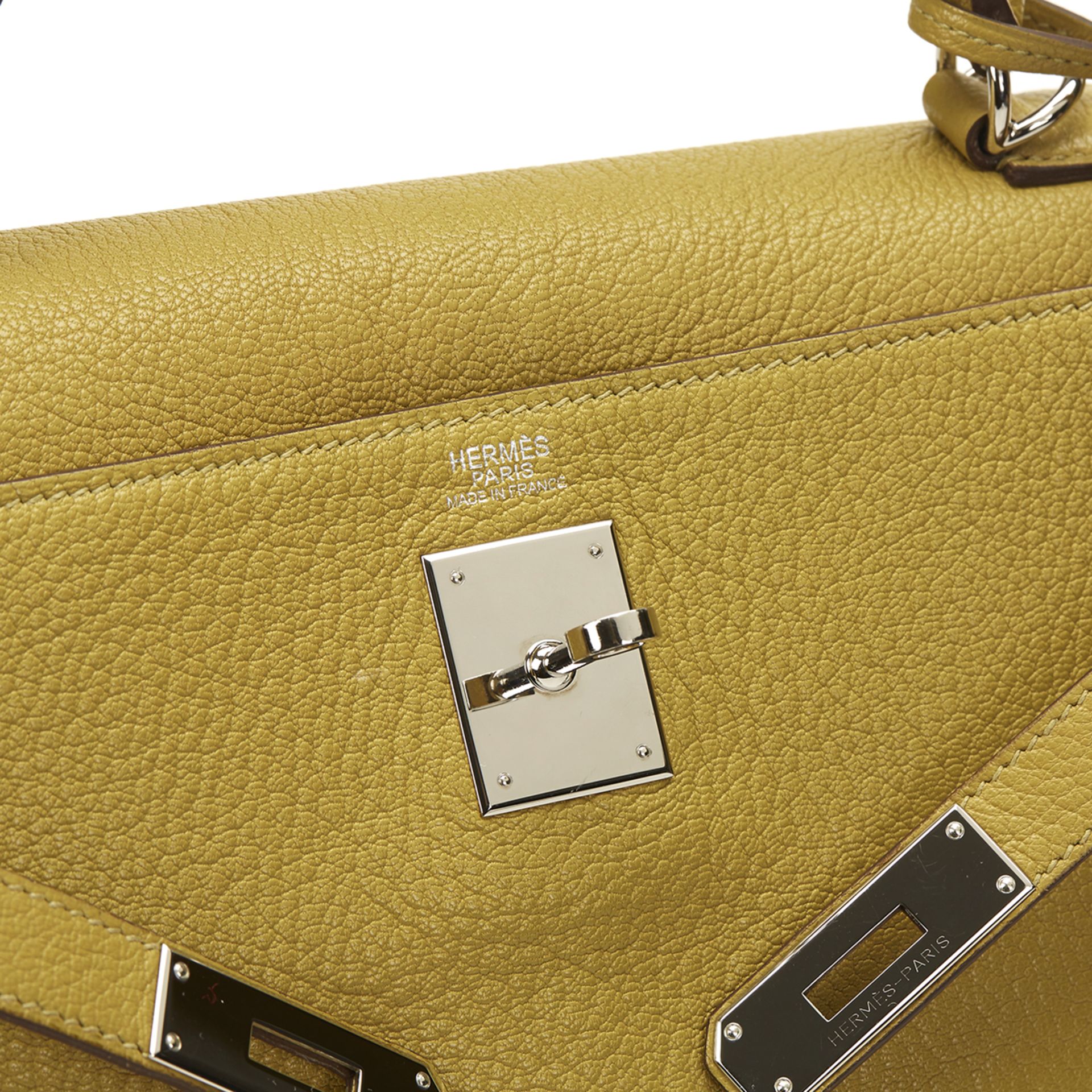 HERMES Kelly 32cm , - Chartreuse Chevre Mysore Leather Kelly 32cm Retourne   TYPE Tote, Shoulder - Image 7 of 14