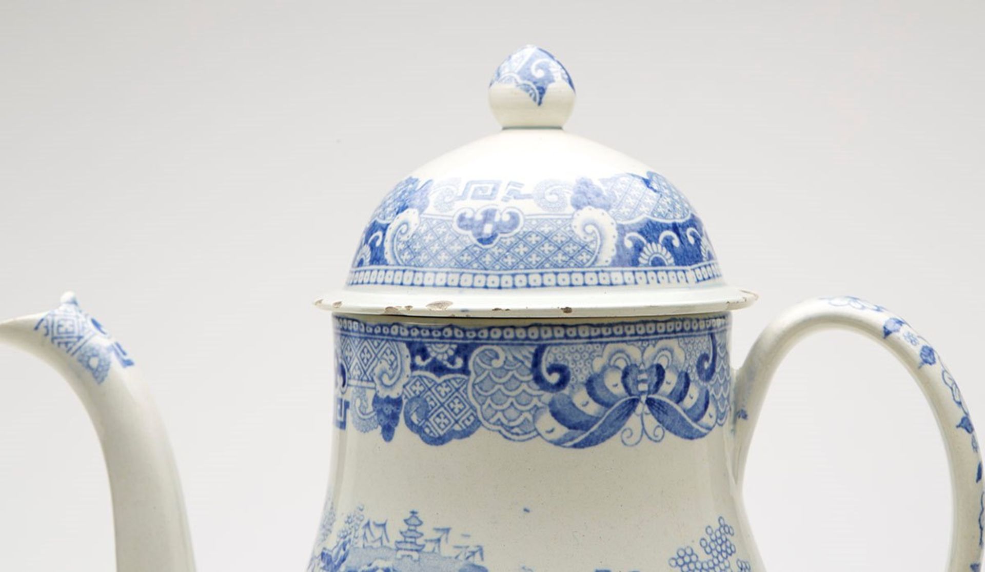ANTIQUE ENGLISH CHINOISERIE BLUE & WHITE TEAPOT 19TH C.   DIMENSIONS   Height 27cm, Width 23,5cm - Image 3 of 10