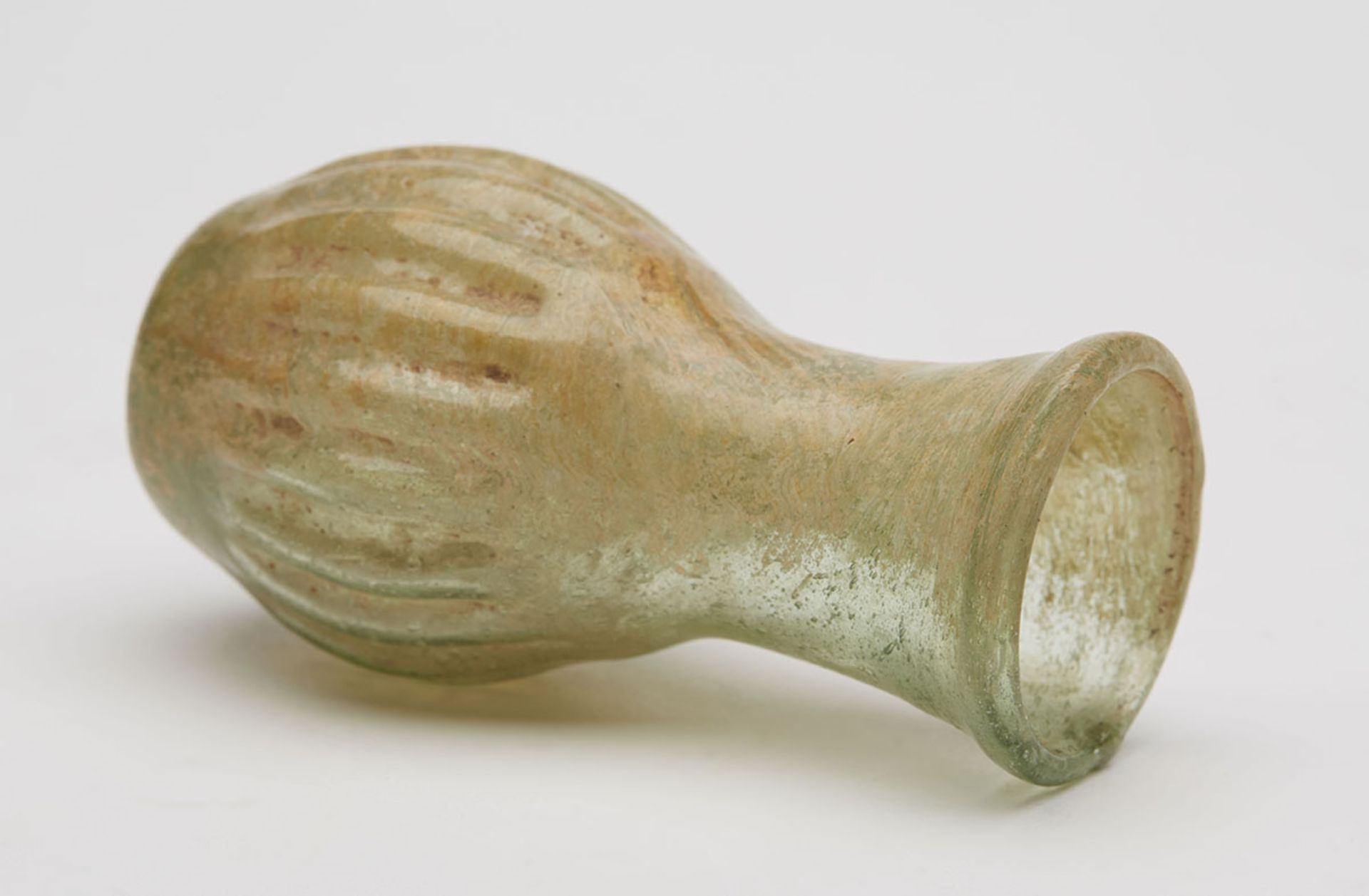 ANCIENT ROMAN GREEN GLASS RIBBED BOTTLE 2ND CENTURY AD   DIMENSIONS   Height 8cm   CONDITION REPORT - Image 3 of 6