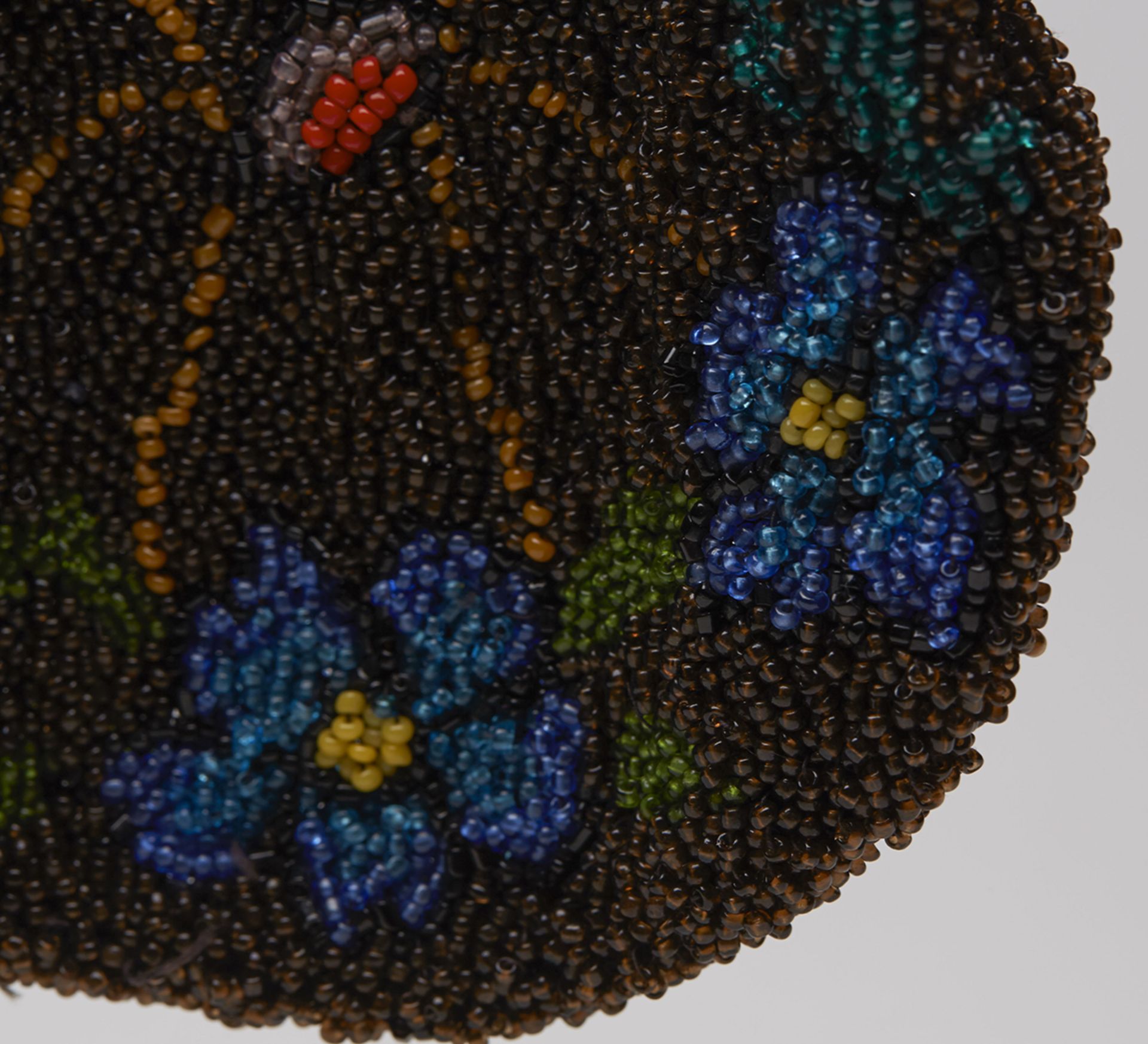 ART DECO BEADED FLORAL DESIGN EVENING BAG c.1920   DIMENSIONS   Width 11cm   CONDITION REPORT   In - Image 3 of 8