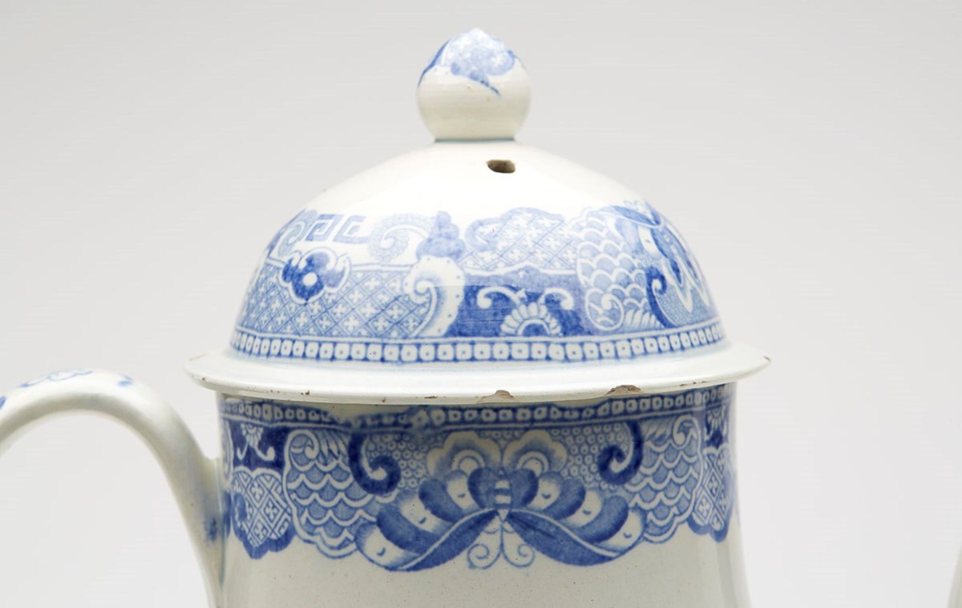 ANTIQUE ENGLISH CHINOISERIE BLUE & WHITE TEAPOT 19TH C.   DIMENSIONS   Height 27cm, Width 23,5cm - Image 9 of 10