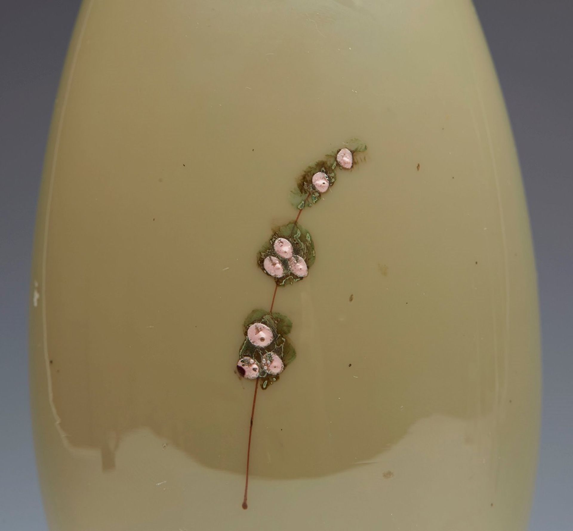 ANTIQUE VICTORIAN FLORAL ENAMEL PAINTED GLASS VASE 19TH C.   DIMENSIONS   Height 23cm, Diameter 8, - Image 5 of 6