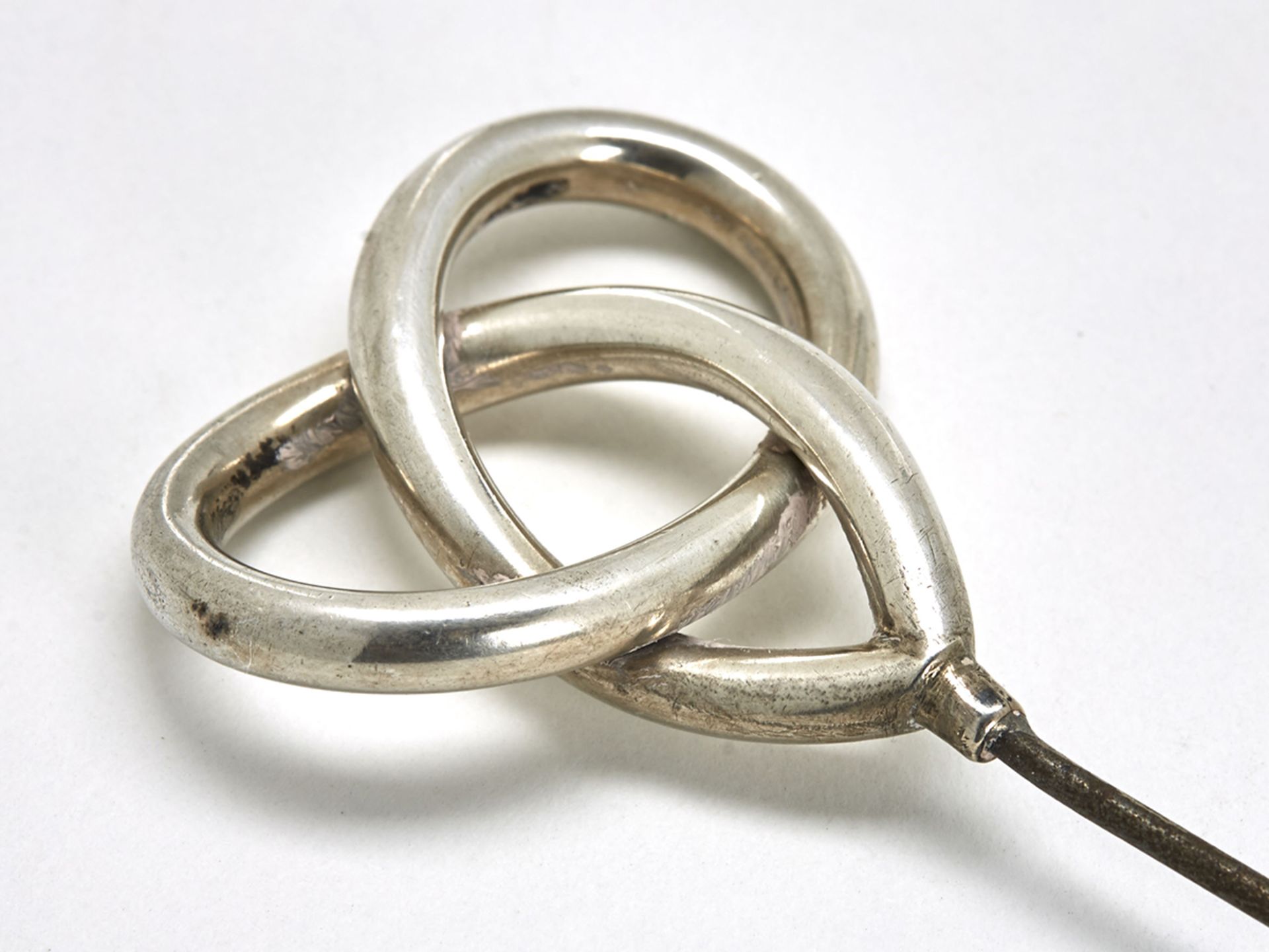 ART NOUVEAU CHARLES HORNER LARGE KNOT SILVER HATPIN c.1910   DIMENSIONS   Length 25cm   CONDITION - Image 3 of 3