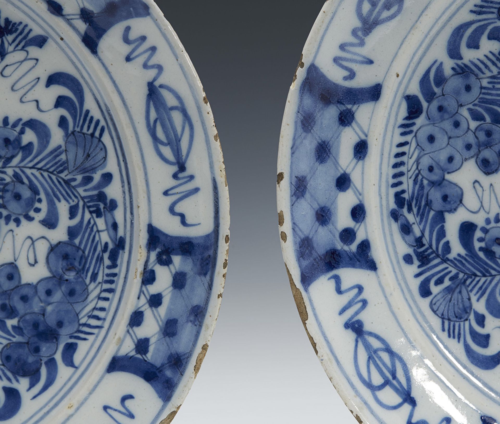 PAIR ANTIQUE DELFT FRUITING DESIGN PLATES c.1740   DIMENSIONS   Diameter 24cm   CONDITION REPORT - Image 4 of 7