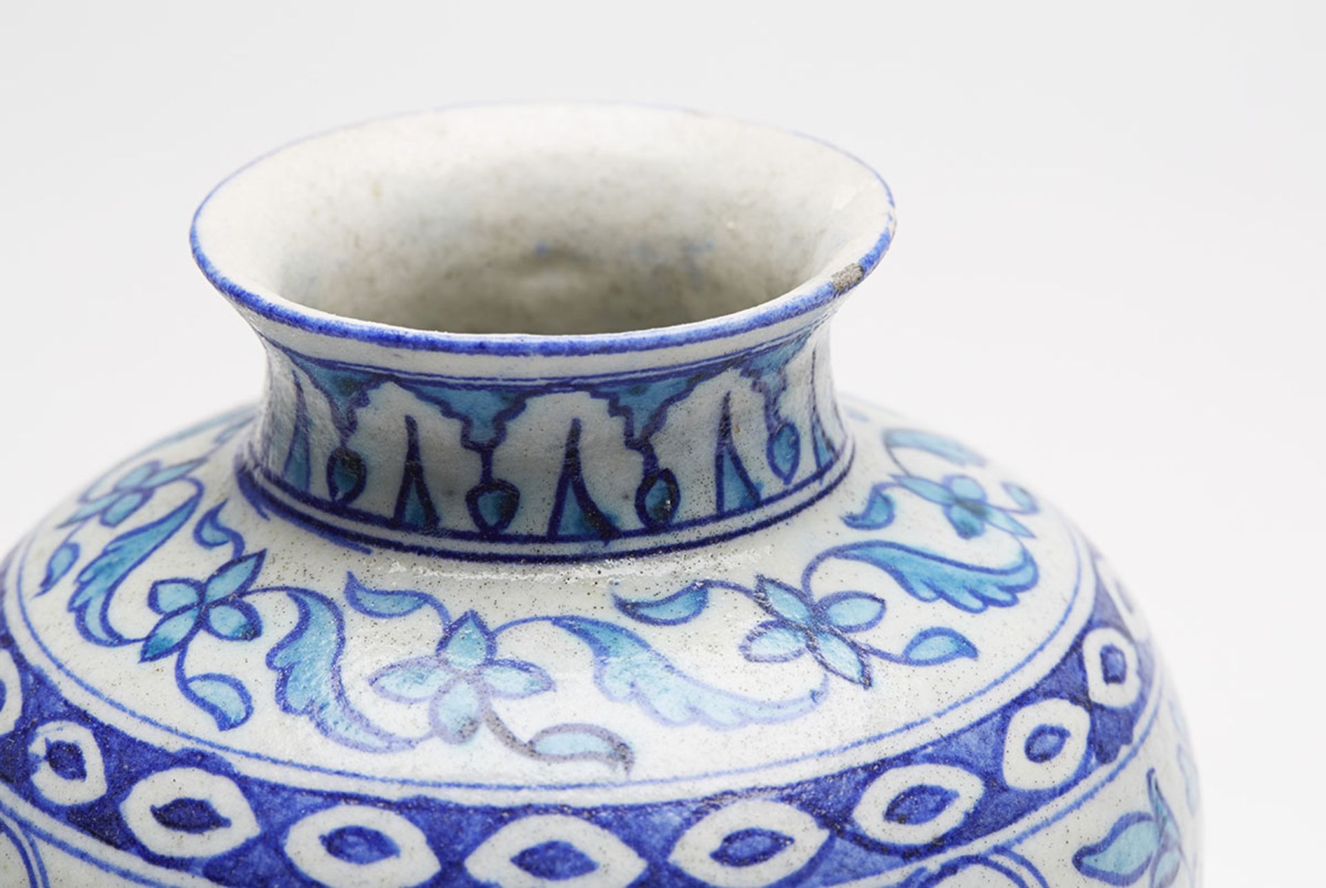 ANTIQUE MIDDLE EASTERN/INDIAN BLUE & WHITE VASE 19TH C.   DIMENSIONS   Height 13,5cm, Diameter 14, - Image 5 of 9