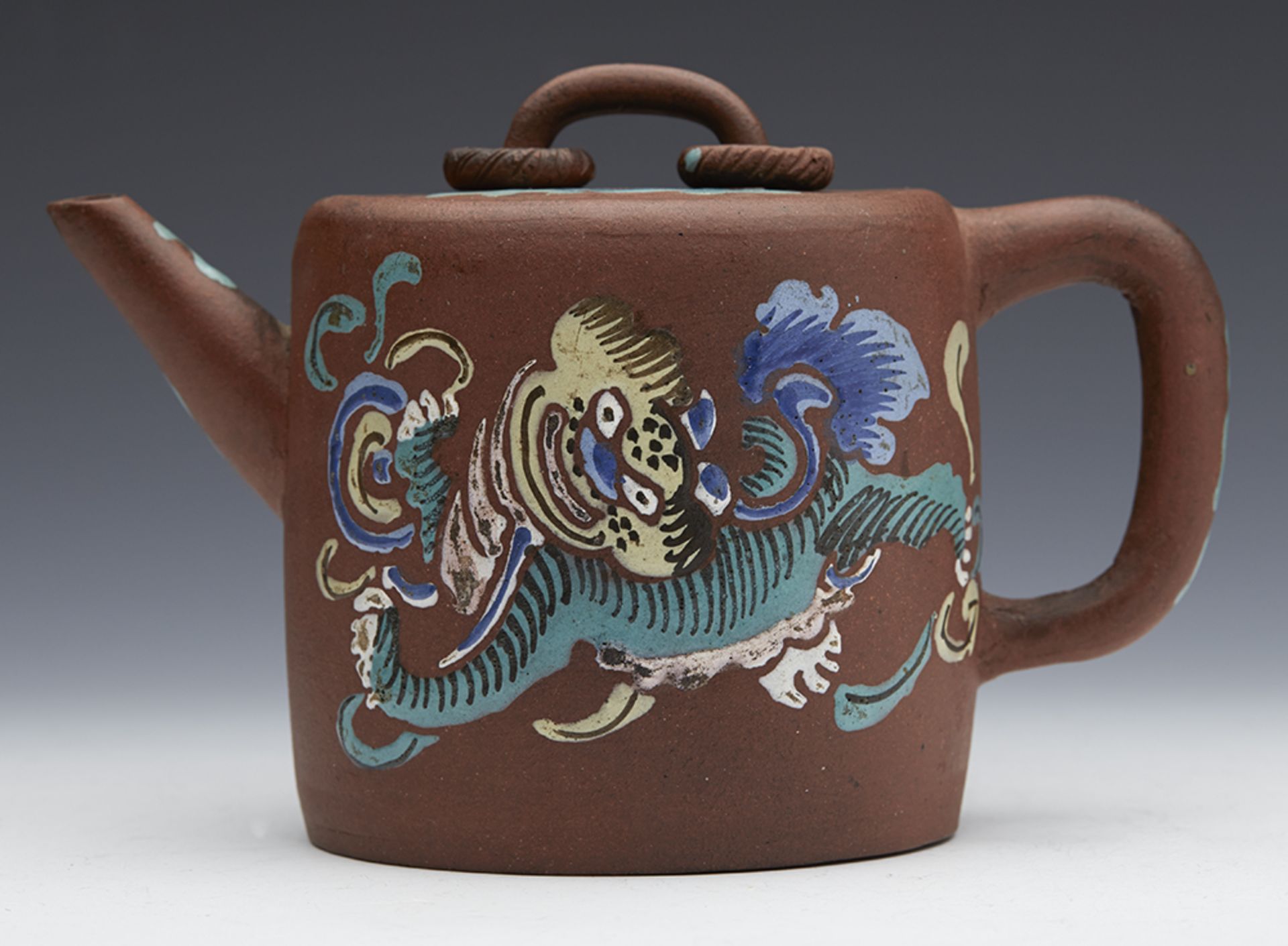 ANTIQUE CHINESE YIXING LIDDED TEAPOT 18/19TH C.   DIMENSIONS   Height 10cm, Width 15,75cm - Image 11 of 12