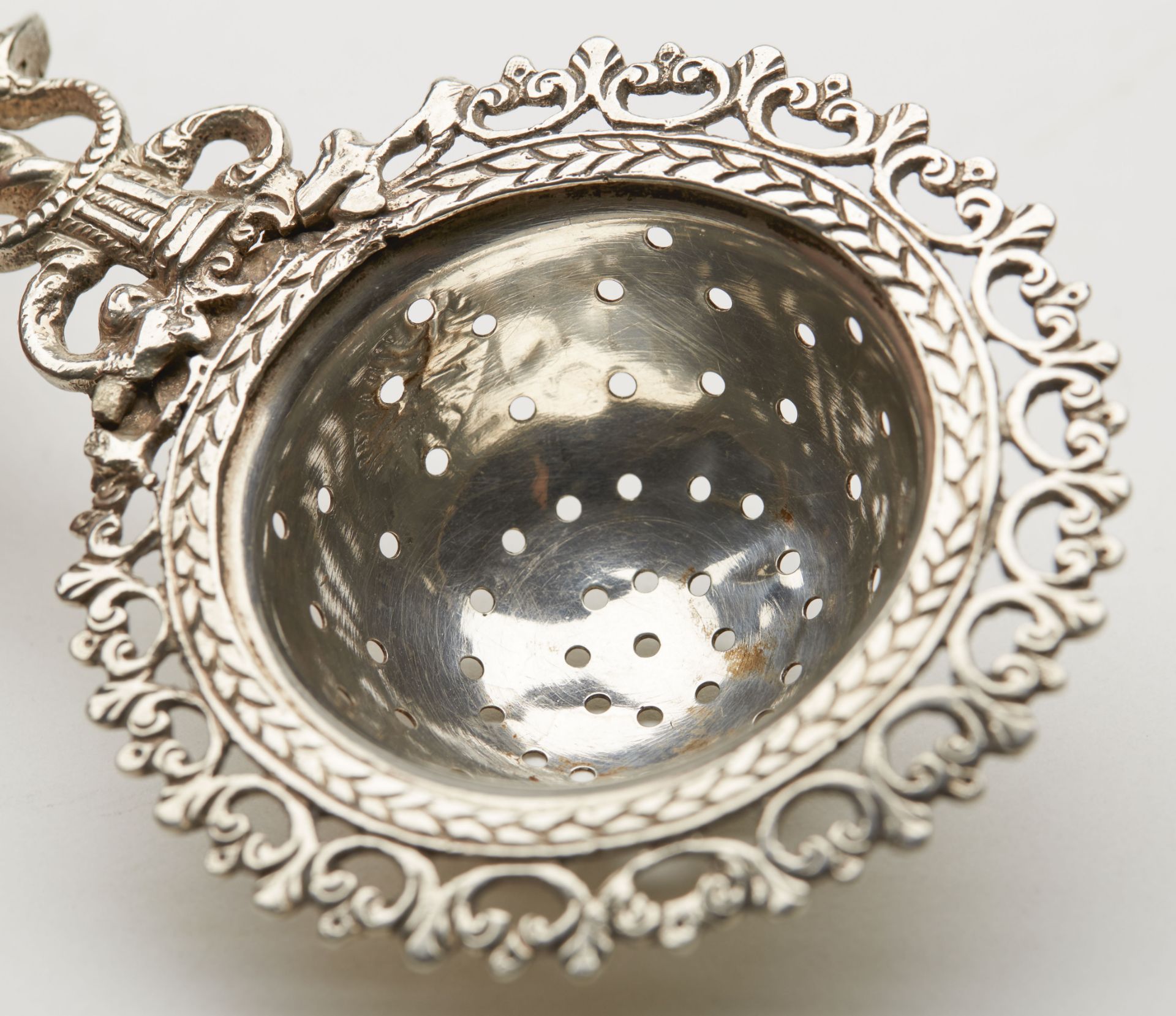 ANTIQUE CONTINENTAL ORNATE SILVER STRAINER 19TH C.   DIMENSIONS   Length 11,5cm   CONDITION REPORT - Image 2 of 7