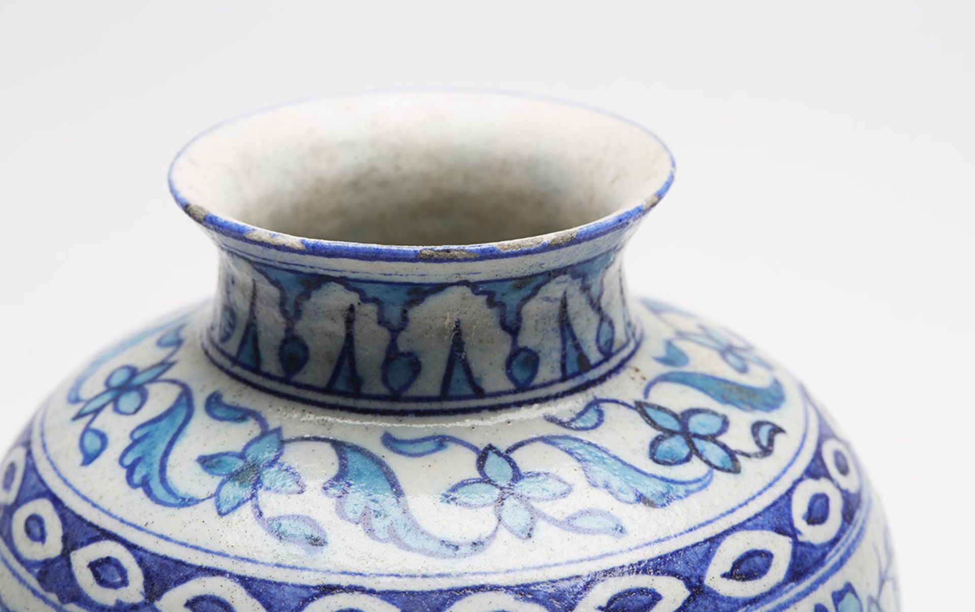 ANTIQUE MIDDLE EASTERN/INDIAN BLUE & WHITE VASE 19TH C.   DIMENSIONS   Height 13,5cm, Diameter 14, - Image 3 of 9