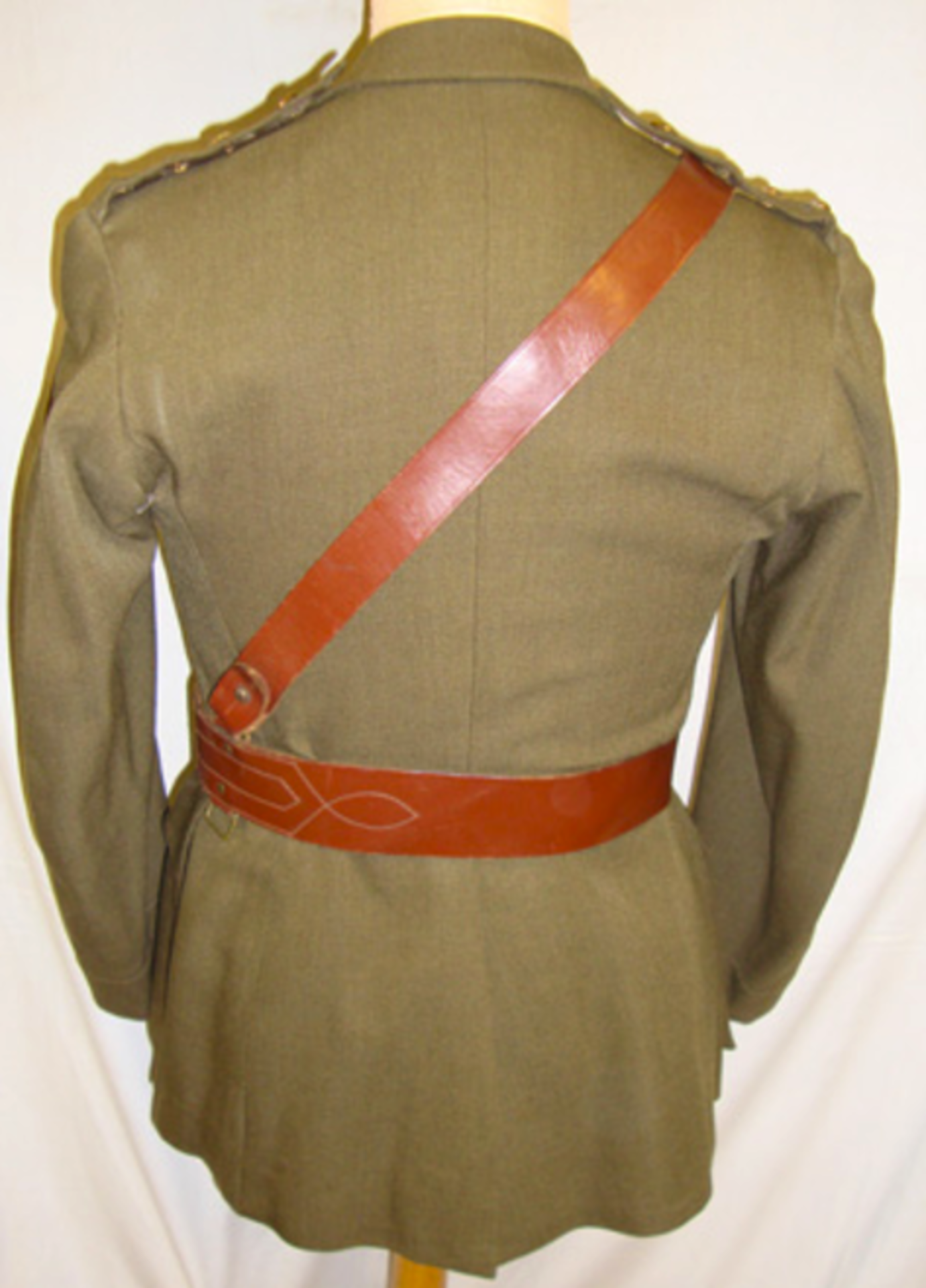 WW2 Attributed Ox & Bucks Officers SD Jacket & Belt   A nice 4 pocket Khaki Service Dress Jacket - Image 2 of 3