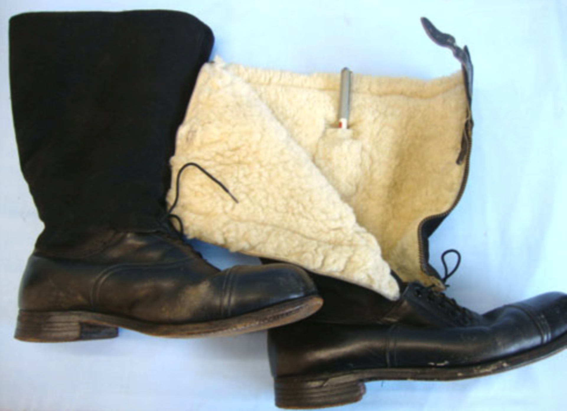 WW2 1943 Pattern Royal Air Force Pilot/Aircrew Fur Lined Escape Boots.   A pair of WW2 1943 Pattern, - Image 2 of 3