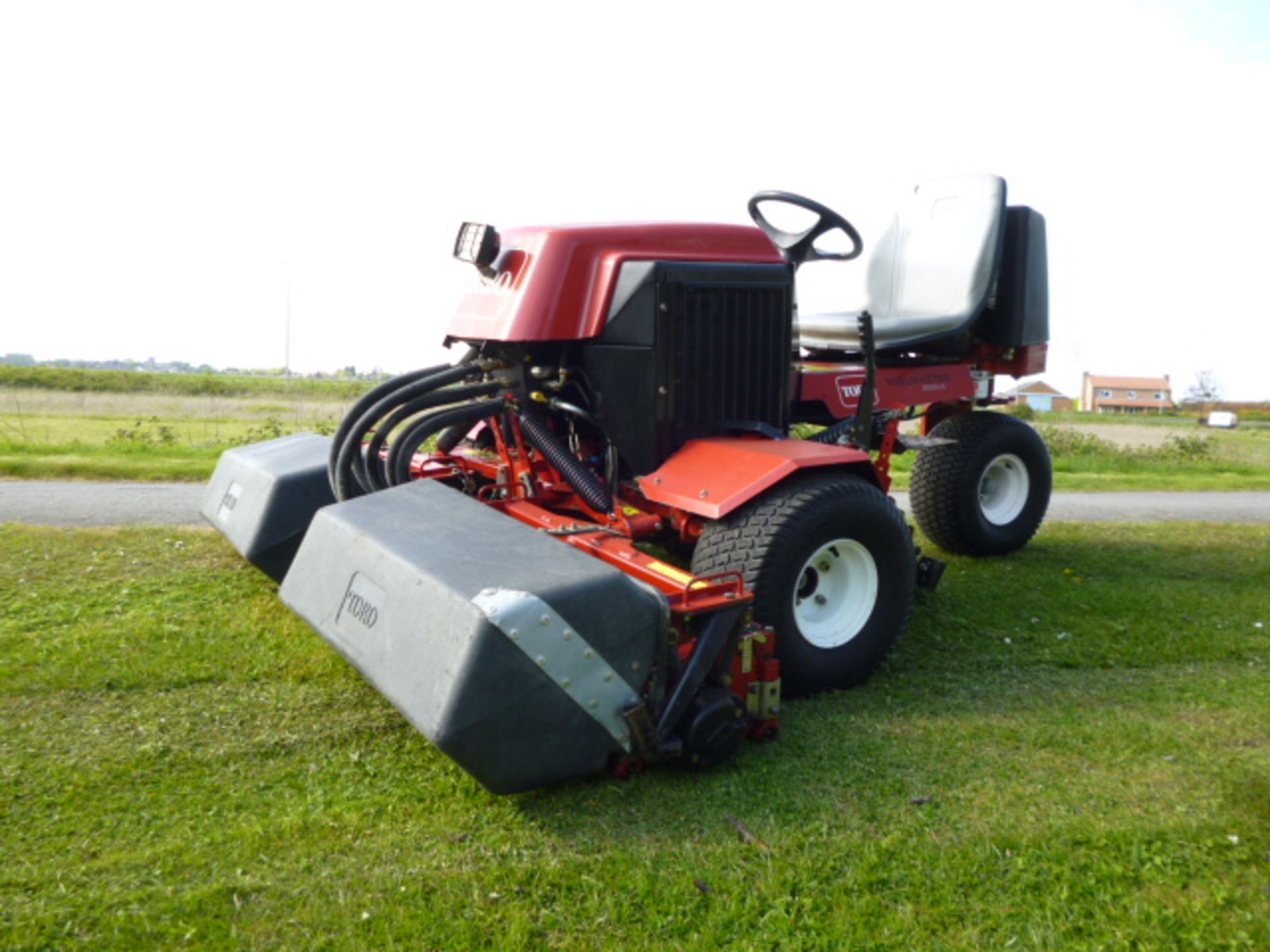 TORO 2000D REELMASTER TRIPLE TEES LAWN MOWER - Image 3 of 6