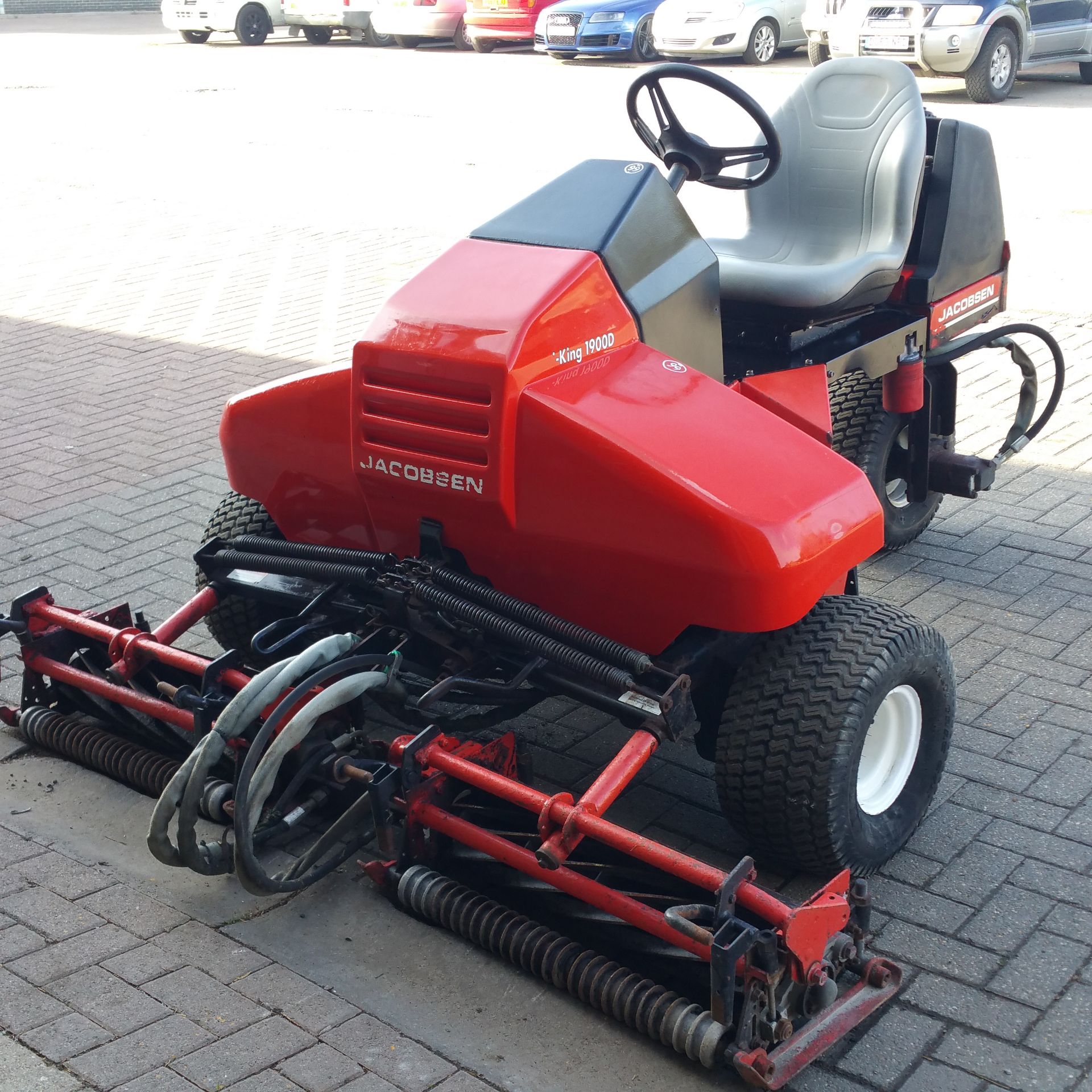 Jacobsen 1900D mower   Triple cylinder   3 cylinder diesel   Hydraulic lift   Hydrostatic drive