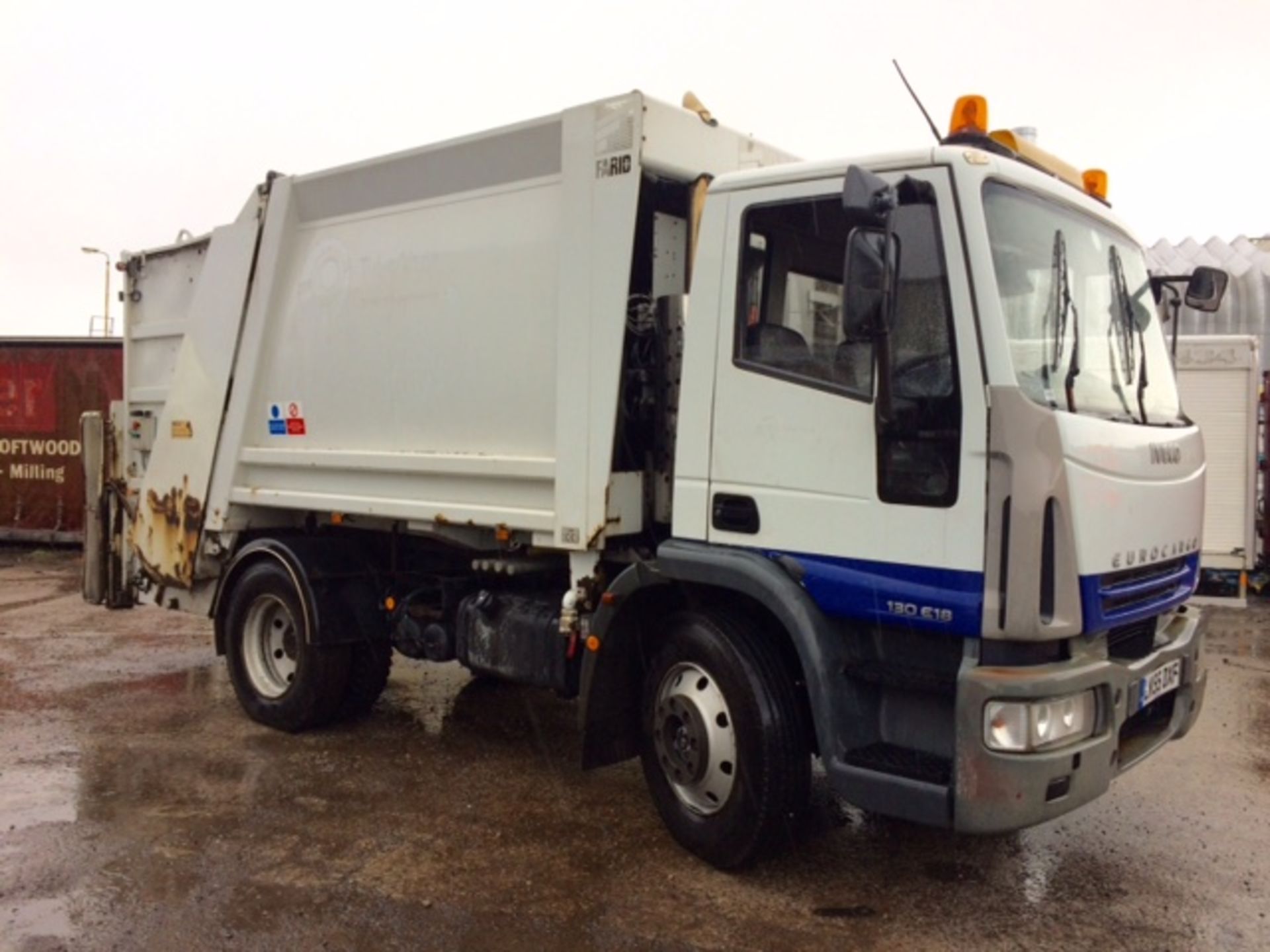 2005 Iveco Eurocargo 130E18 bin lorry   GVW - 13500 kg   Reg no - LK55 DXF   1st reg'd - 1/9/ - Image 2 of 5