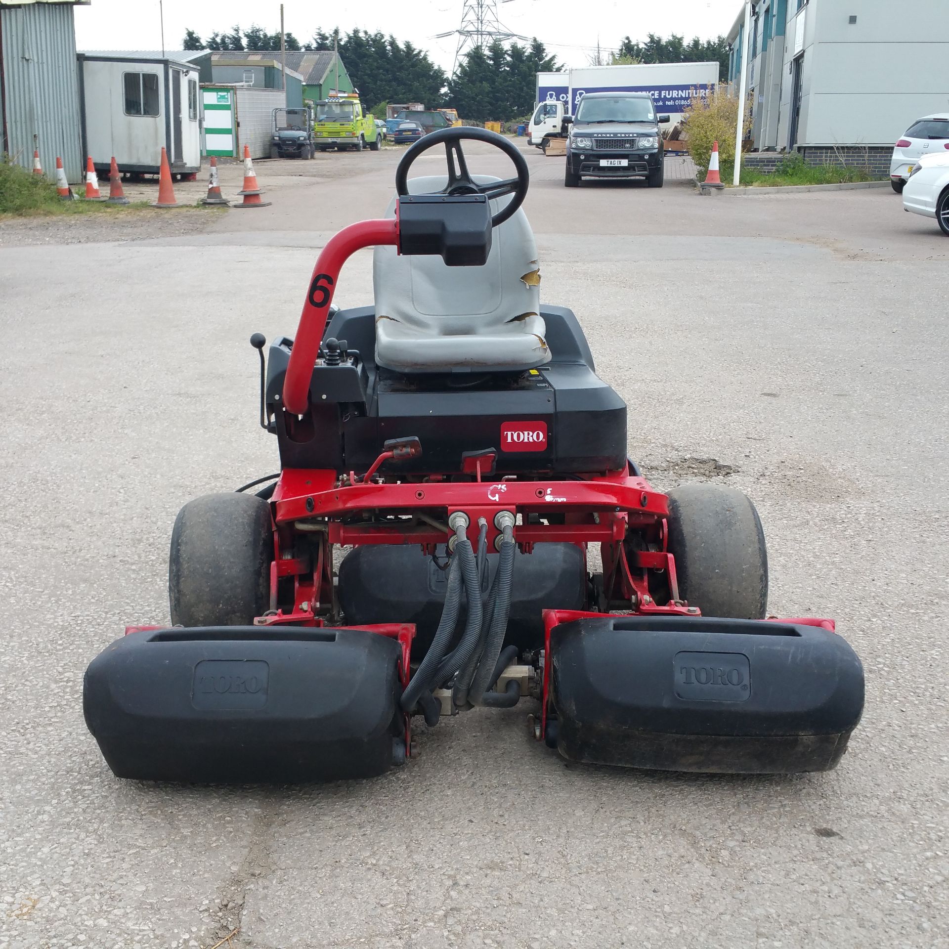 Toro 3250-D mower   Triple cylinder   3 cylinder diesel   hydrostatic drive   Hydraulic lift   Hours