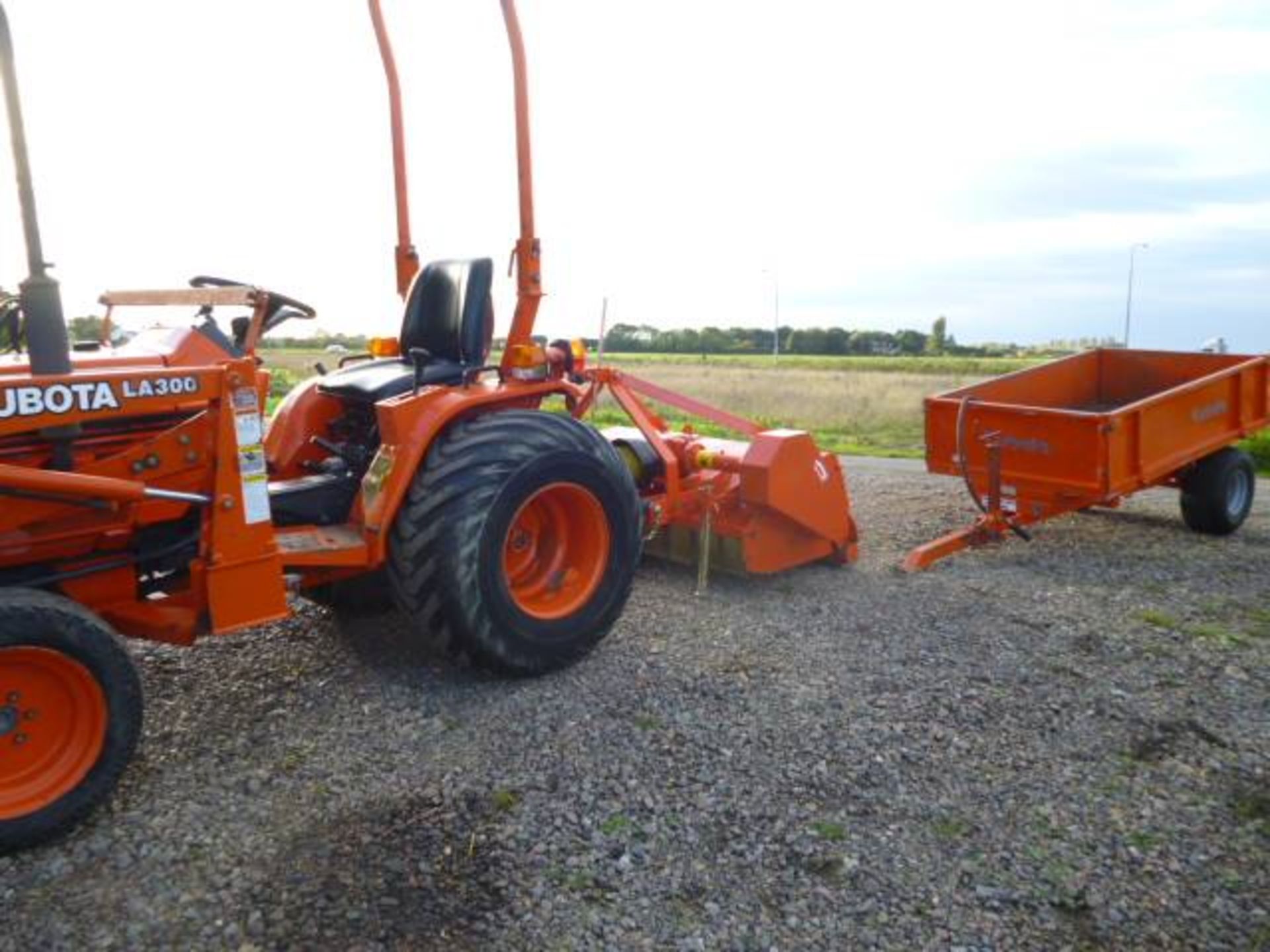 KUBOTA B1750 COMPACT TRACTOR WITH LOADER - Image 6 of 6