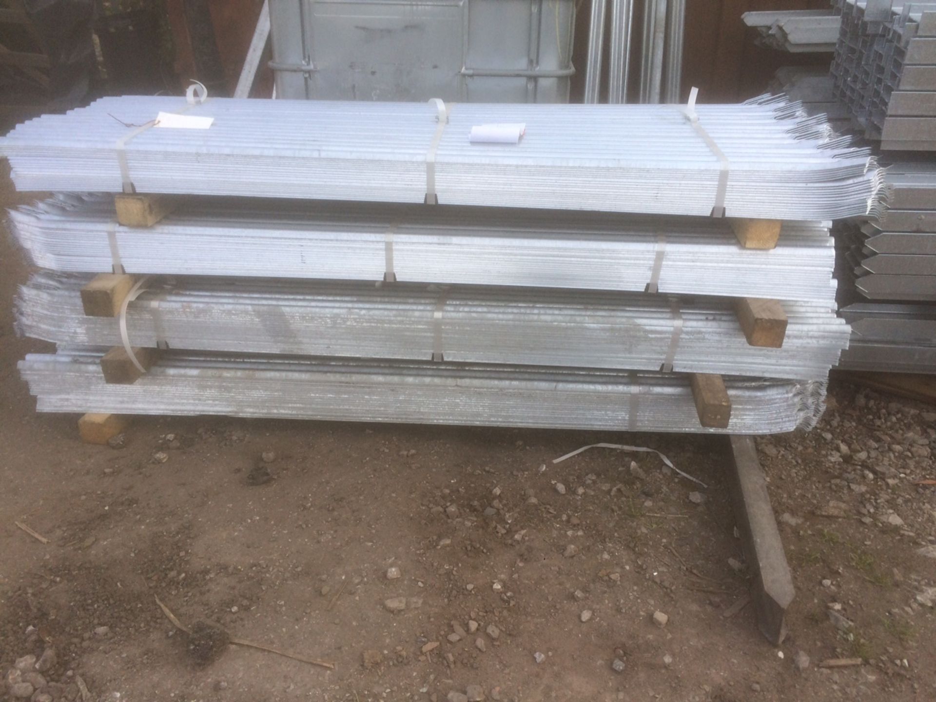 64m of 1950mm high Brand New Palisade Fencing 23 Bays 23 Post 400 Pail 46 Rail NO VAT Loading - Image 2 of 2