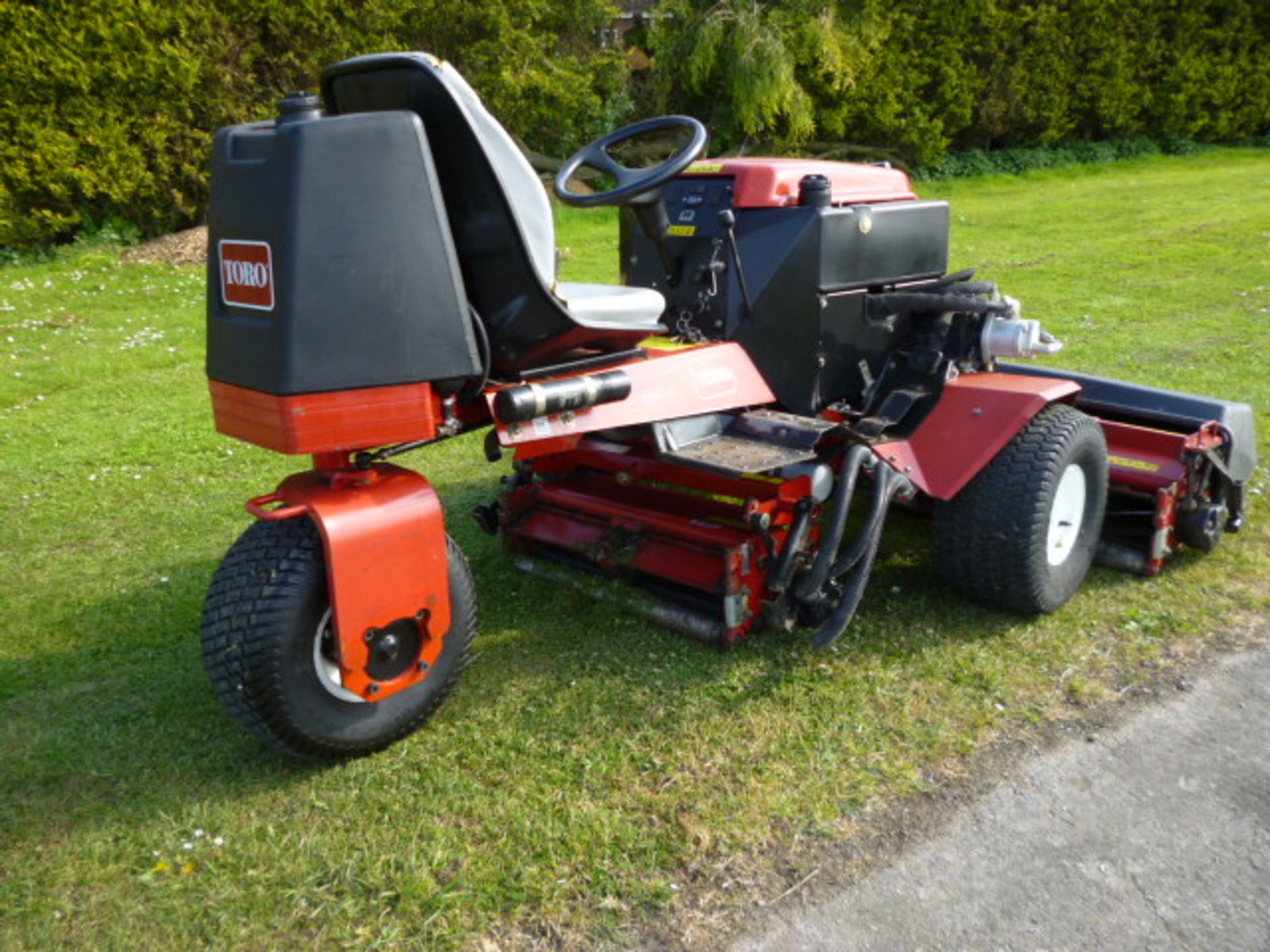 TORO 2000D REELMASTER TRIPLE TEES LAWN MOWER - Image 5 of 6