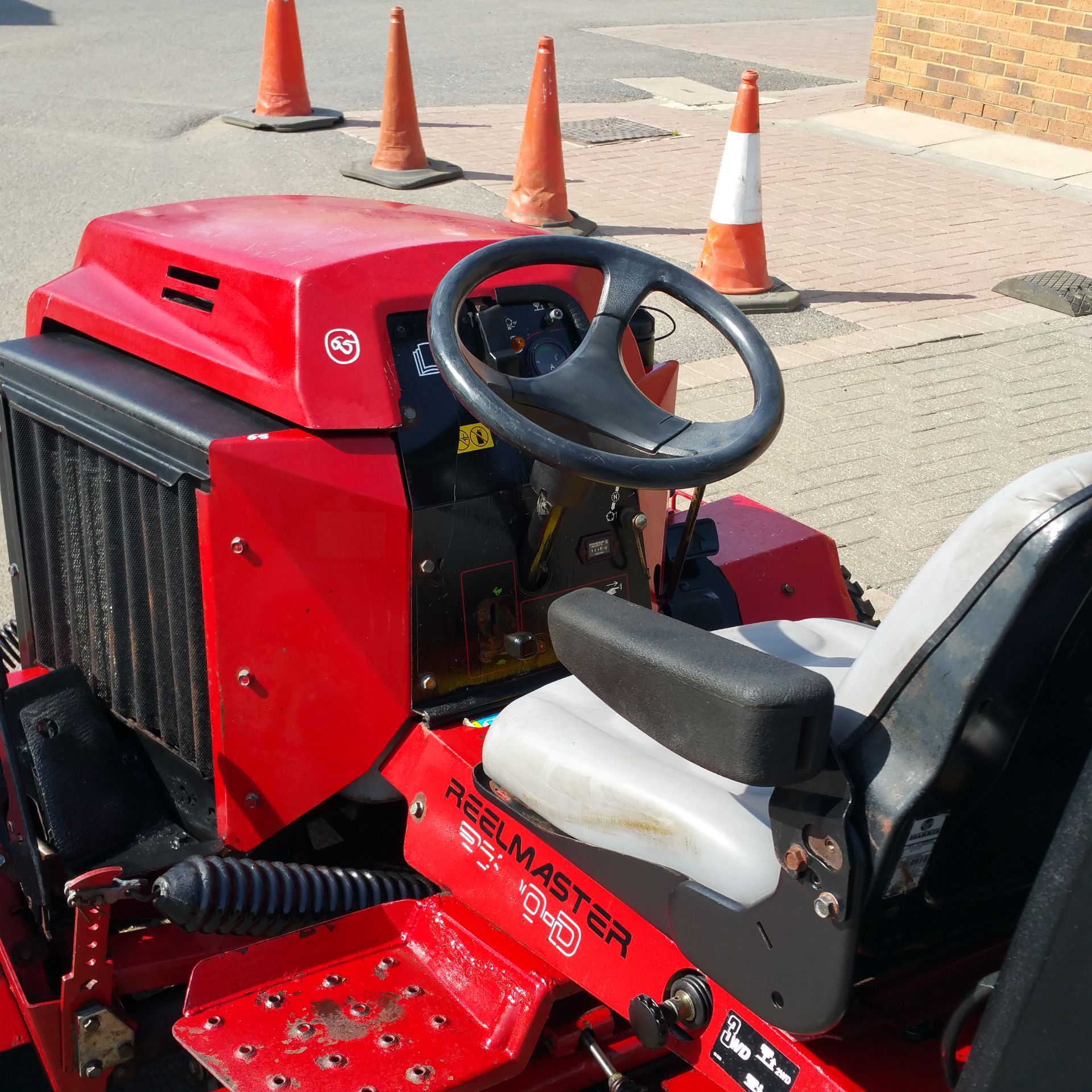 Toro 2300D mower - Image 5 of 5