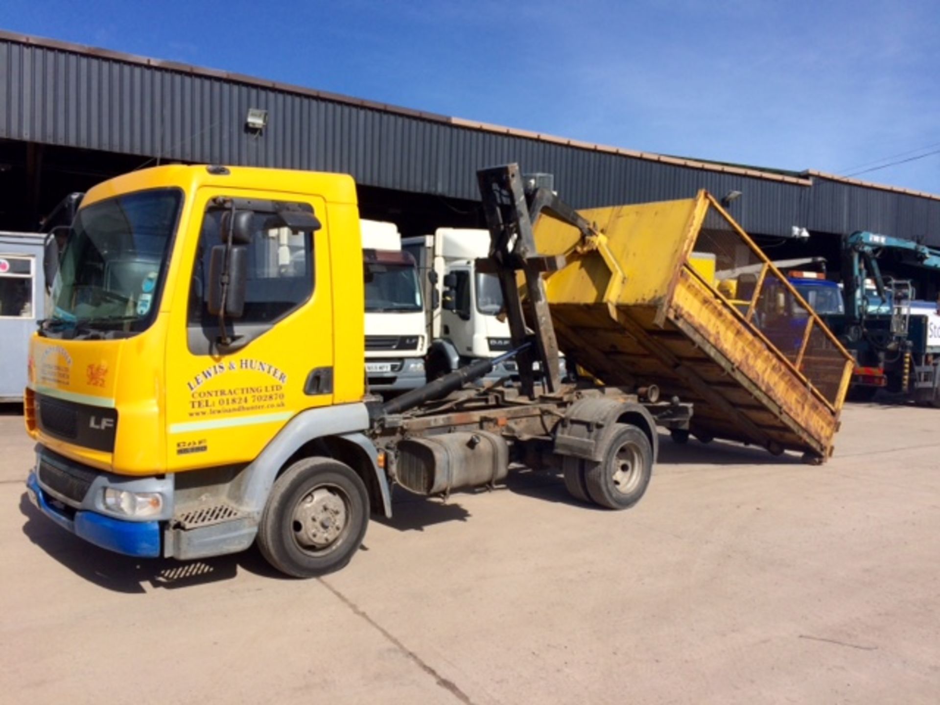 2002 DAF LF 45-150 7.5 ton Hook Loader    Reg no - SG52 PJO   1st reg'd - 19/9/2002   MOT - 31/3/