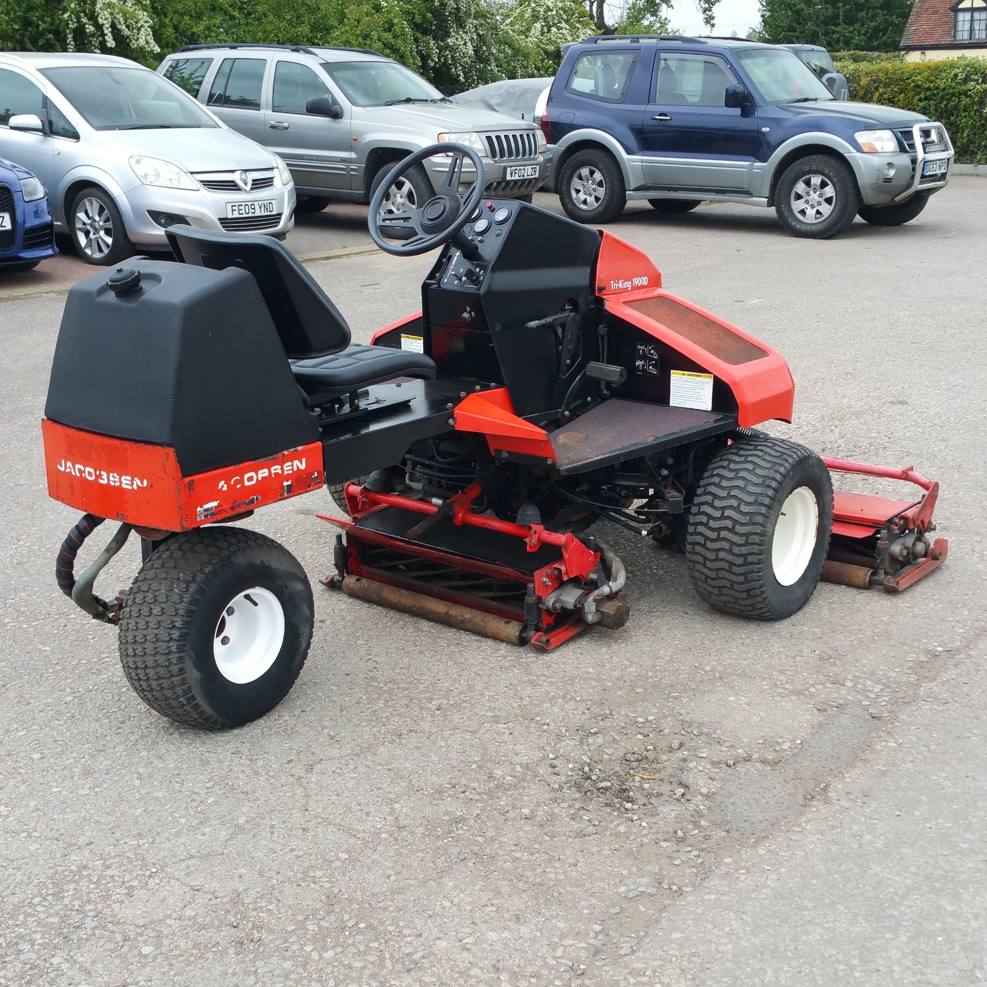 Jacobsen 1900D mower   Triple cylinder   3 cylinder diesel   Hydraulic lift   Hydrostatic drive - Image 5 of 5