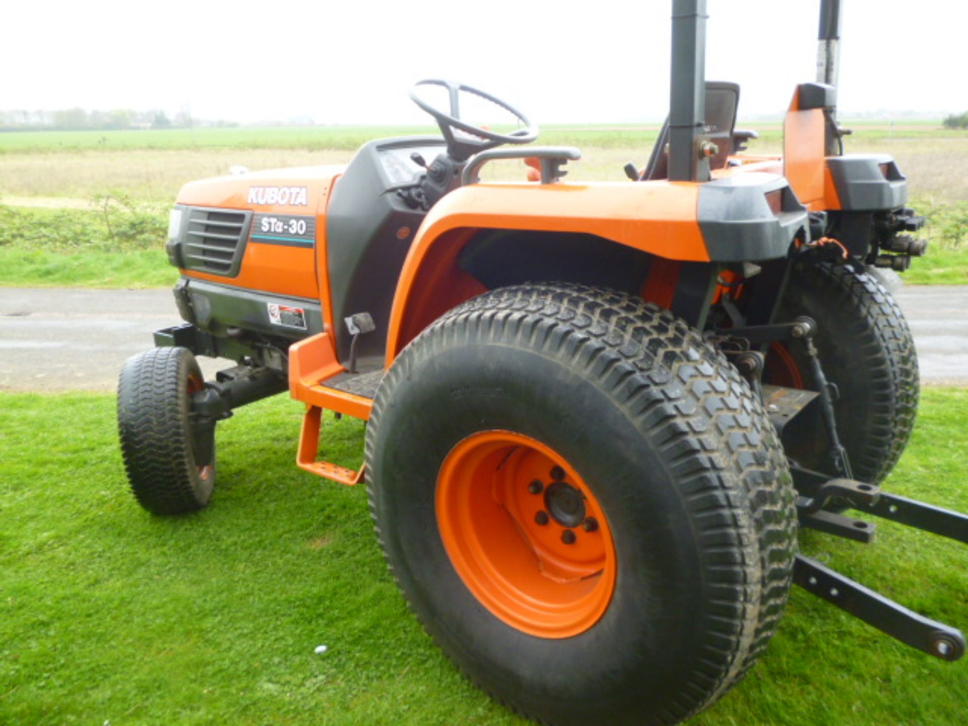 KUBOTA STA 30 COMPACT TRACTOR TURF TYRES - Image 6 of 6