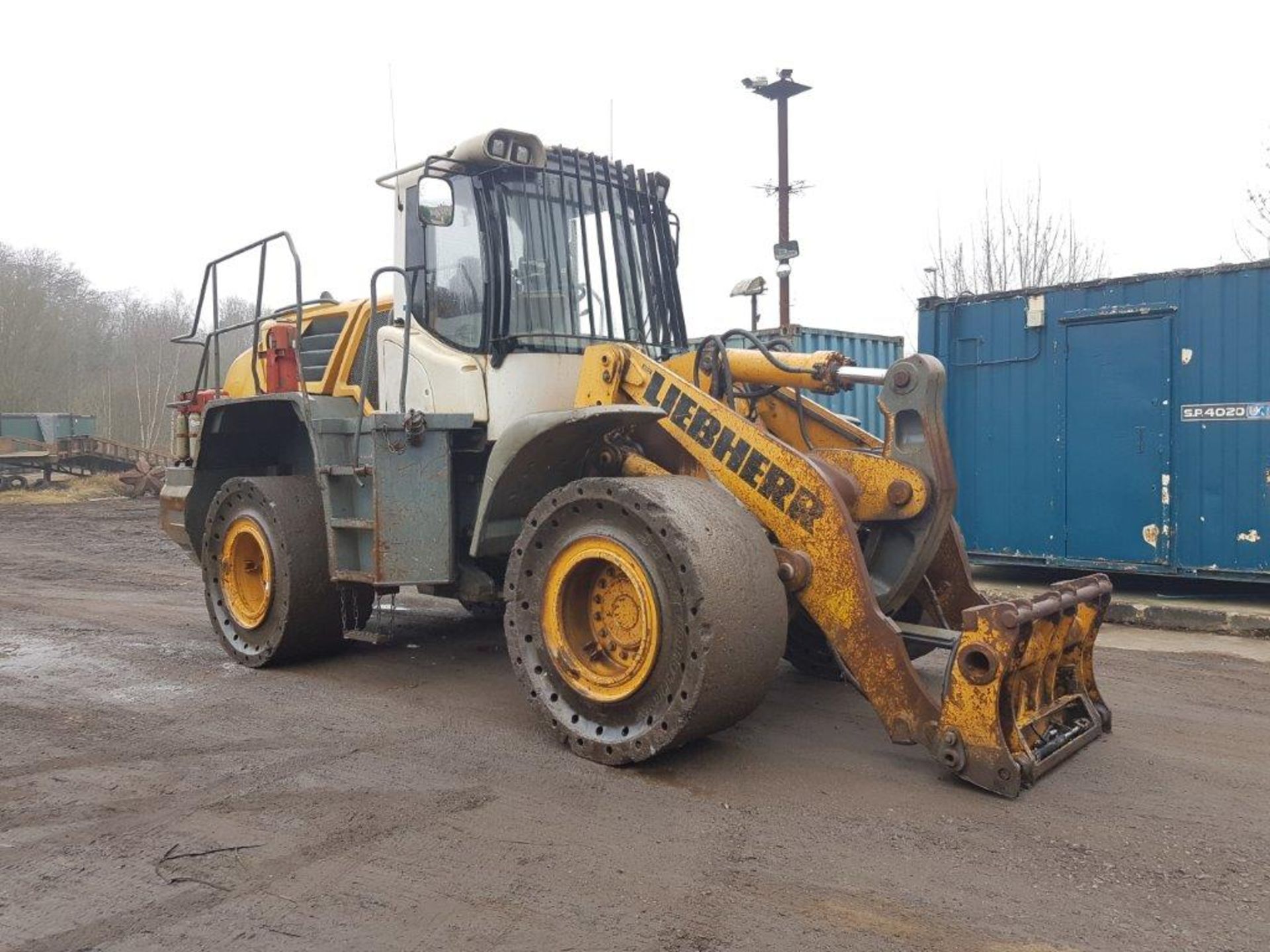 Liebherr 556 Loading Shovel 2007, direct from work, third line, quick hitch and weighloader