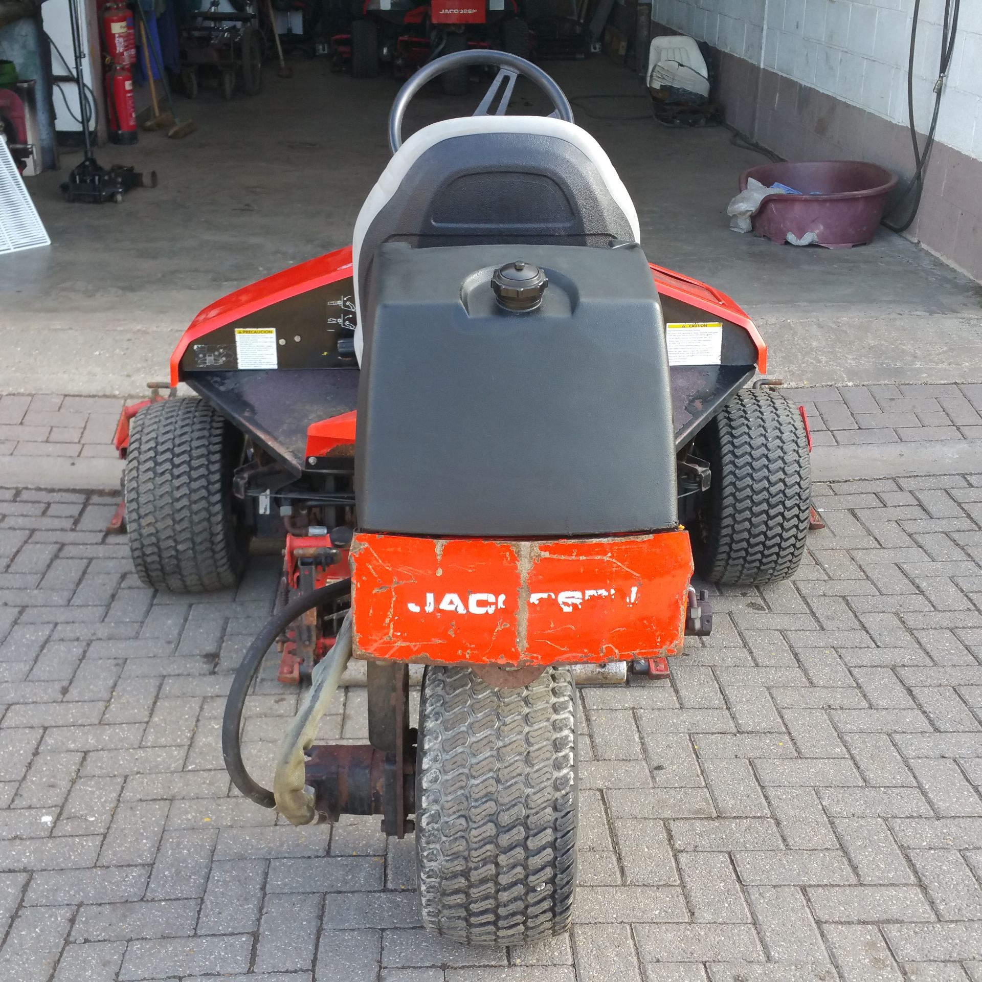 Jacobsen 1900D mower   Triple cylinder   3 cylinder diesel   Hydraulic lift   Hydrostatic drive - Image 5 of 5