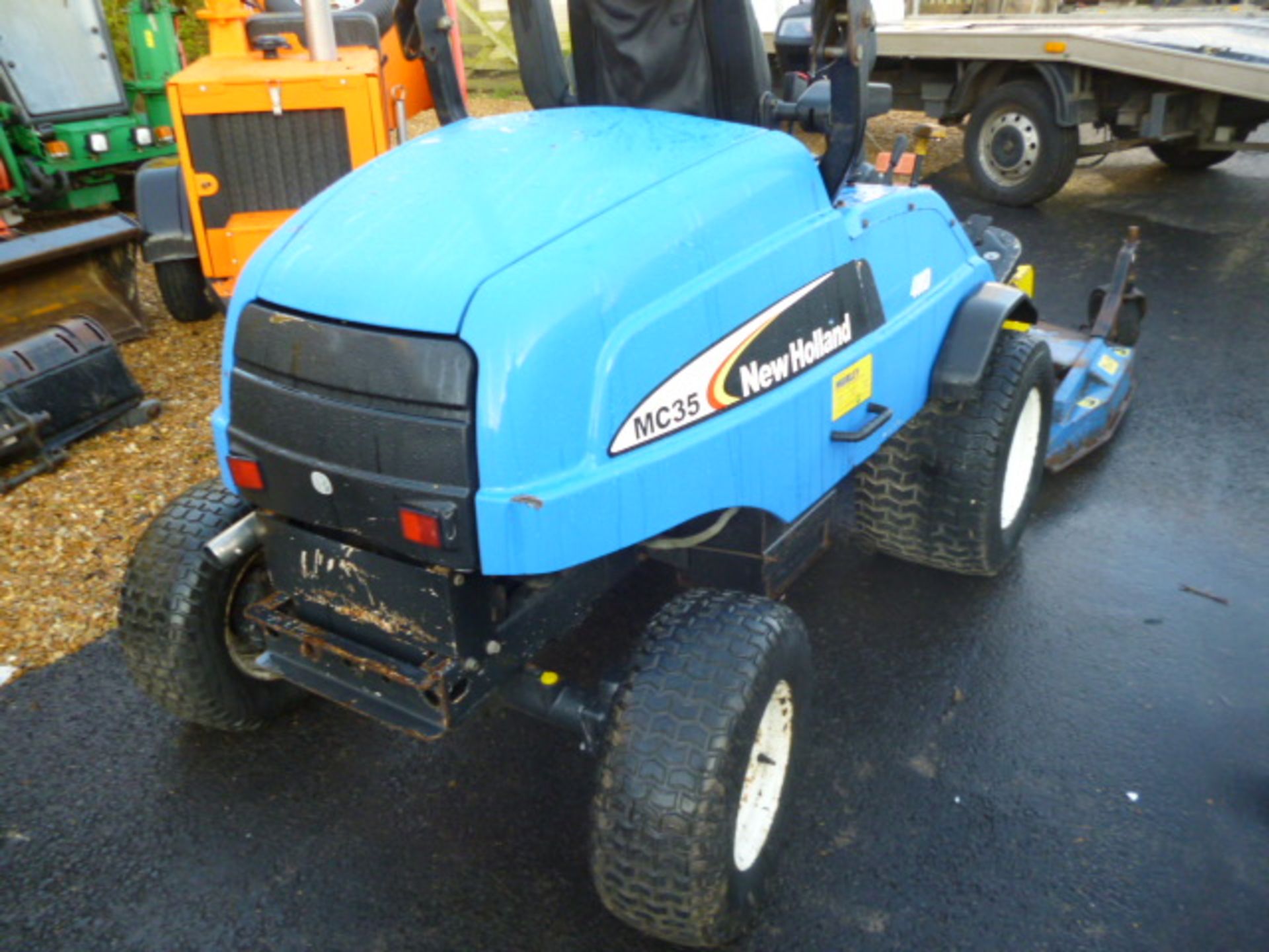 NEW HOLLAND MC35 OUTFRONT MOWER - Image 3 of 5