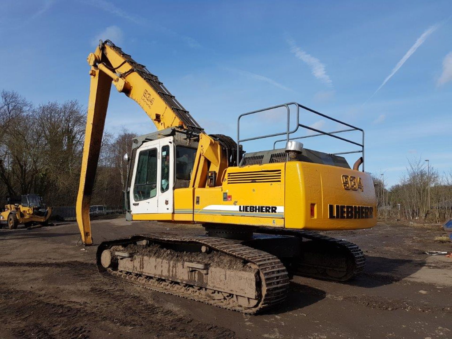 Liebherr 934B Scrap Handler 2005, Hydraulic high cab scrap handler with very good undercarriage - Image 2 of 4