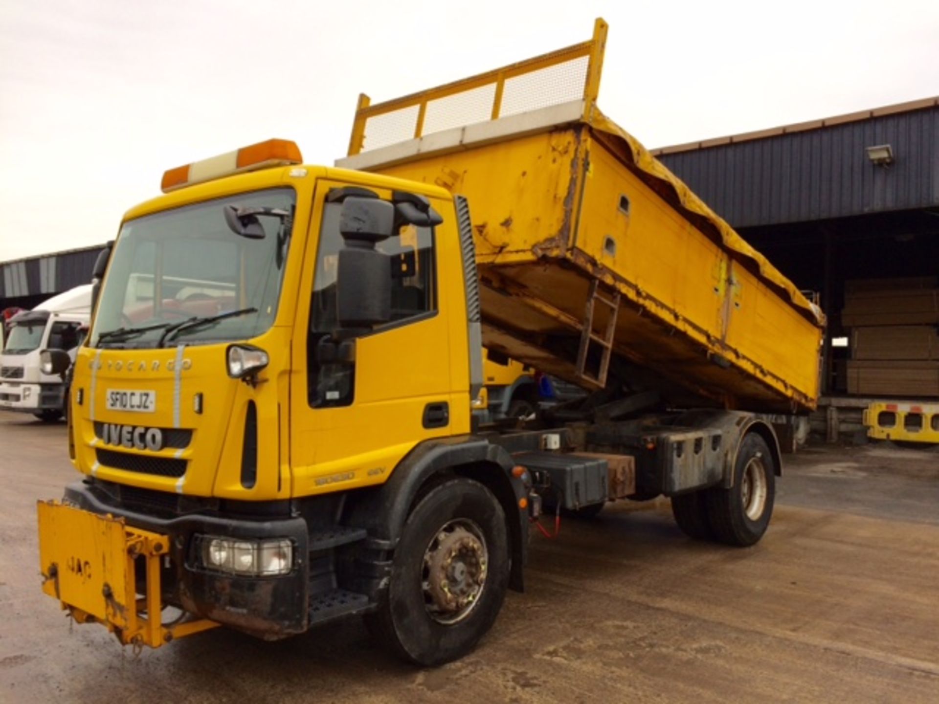 2010 Iveco Eurocargo 180E30 Tipper.   1st reg'd - 2/6/2010   Euro 5   18 ton GVW   134,000 kms   MOT - Image 2 of 5