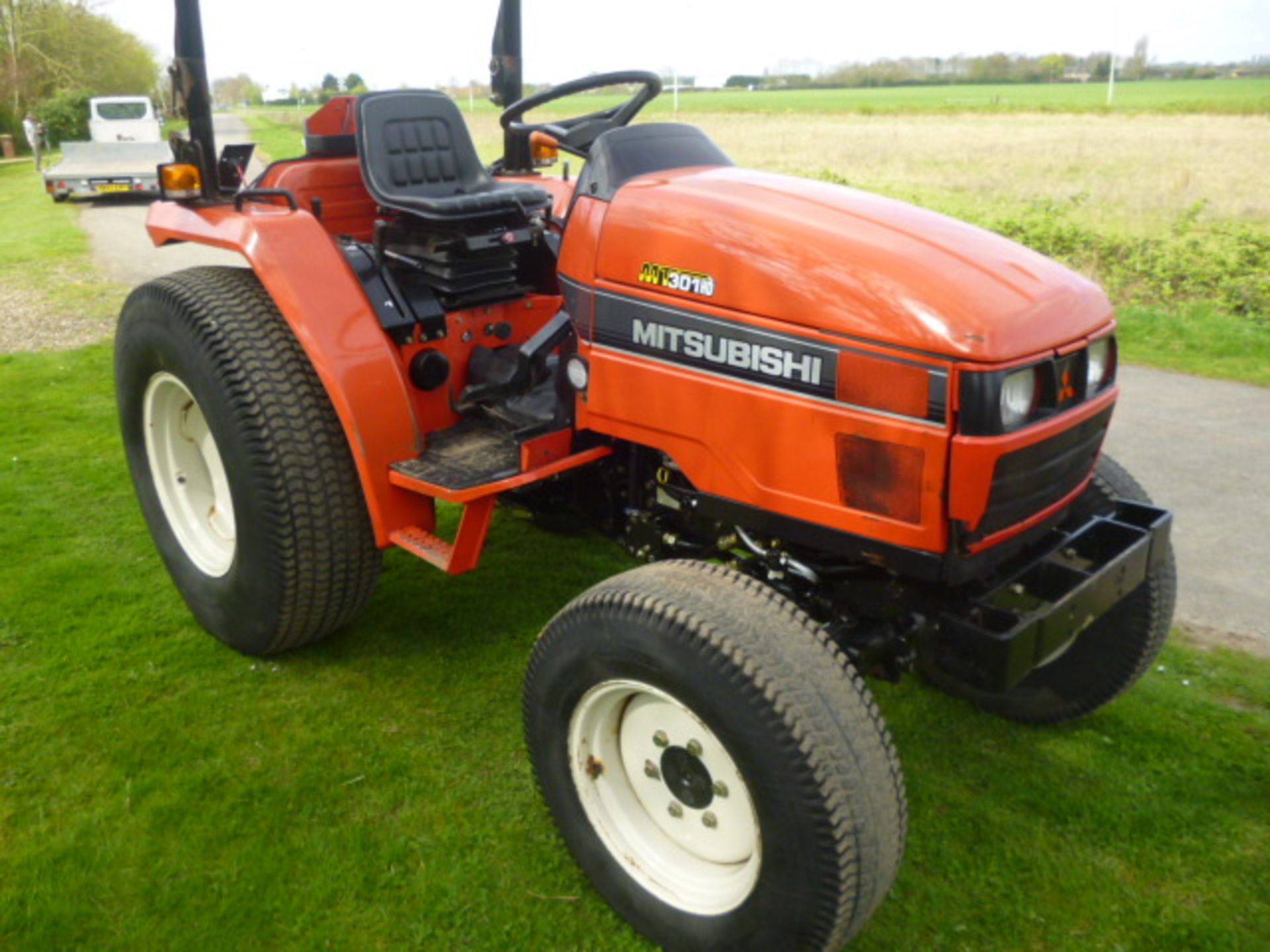 MITSUBISHI MT301HD COMPACT TRACTOR - Image 3 of 6