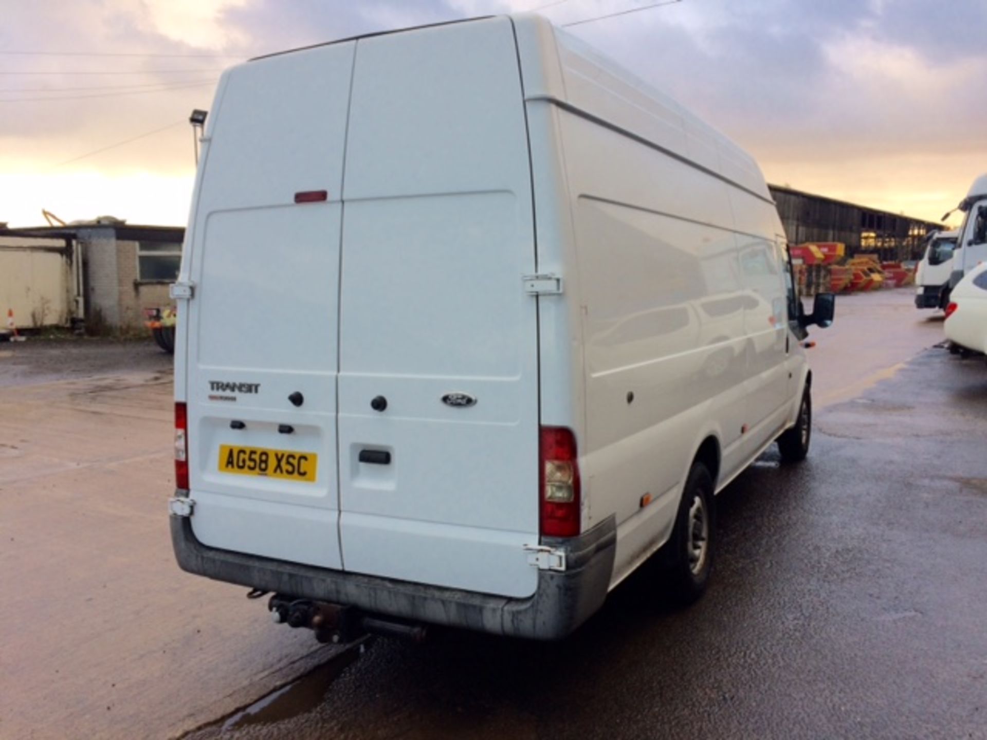 2009 Ford Transit 100 T350L Jumbo   Reg no - AG58 XSC   1st reg'd - 26/2/2009   Euro 4   3500 kg GVW - Image 4 of 5