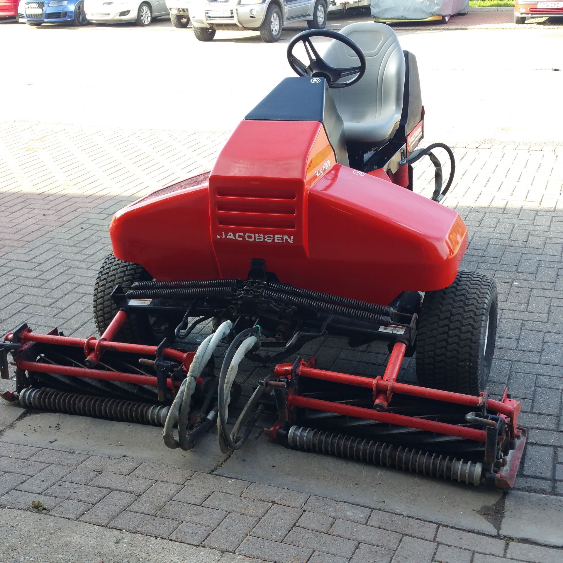 Jacobsen 1900D mower   Triple cylinder   3 cylinder diesel   Hydraulic lift   Hydrostatic drive - Image 3 of 5