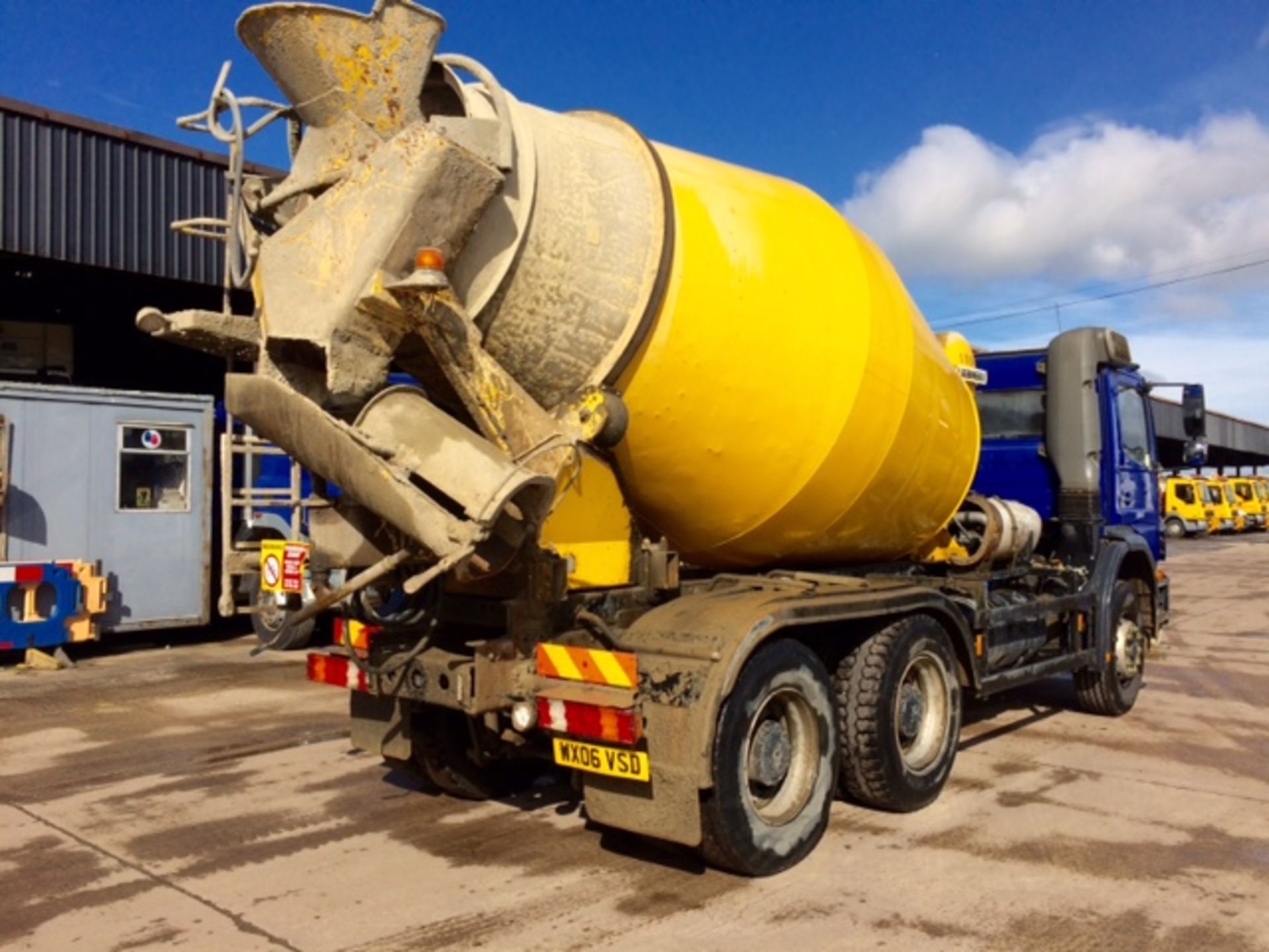 2006 Mercedes Axor 2633 6x4 concrete mixer   1st reg'd - 20.7.06   26 Ton GVW   MOT - 28.2.17 - Image 5 of 6