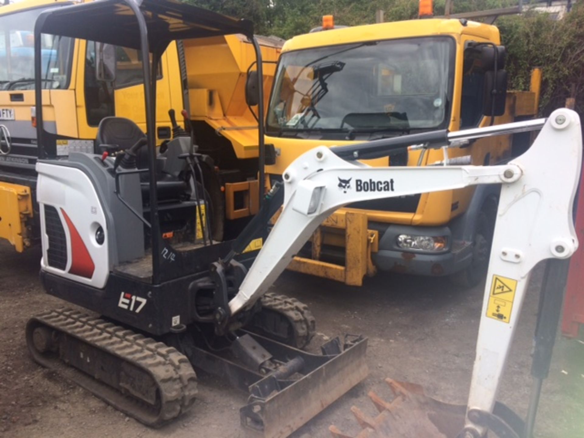 2016 Bobcat E17 mini digger   1.7 ton    ONLY 50 hours from new   Expanding tracks   1 bucket