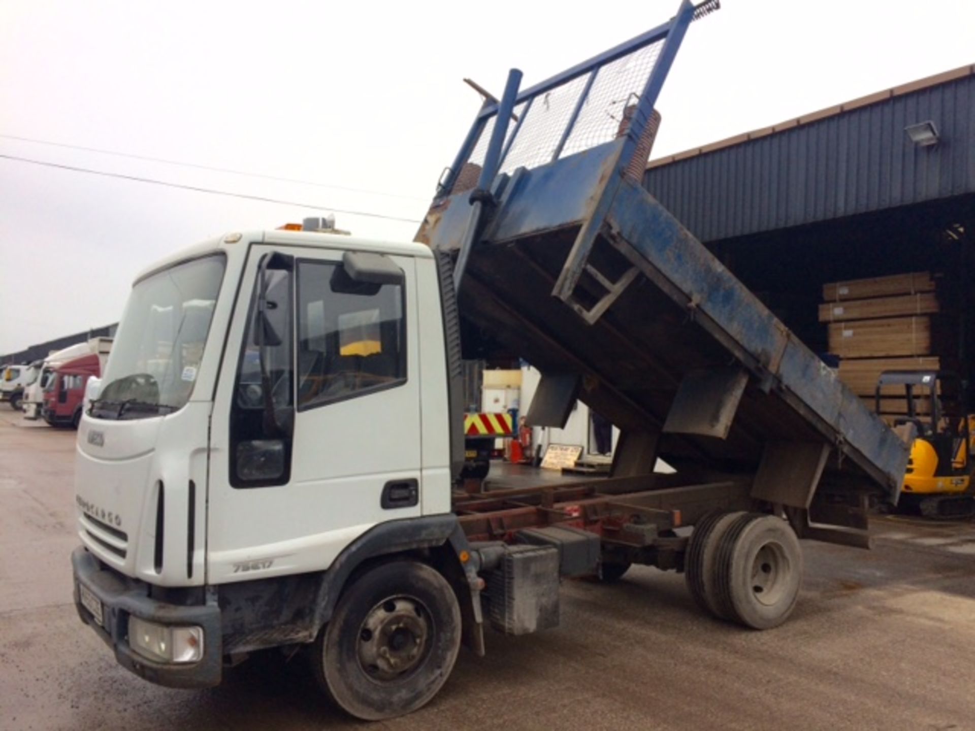 2003 Iveco Eurocargo 75E17 Tipper    1st reg'd - 1/12/2003   7.5 ton GVW   MOT - 30/11/2017   201, - Image 2 of 7